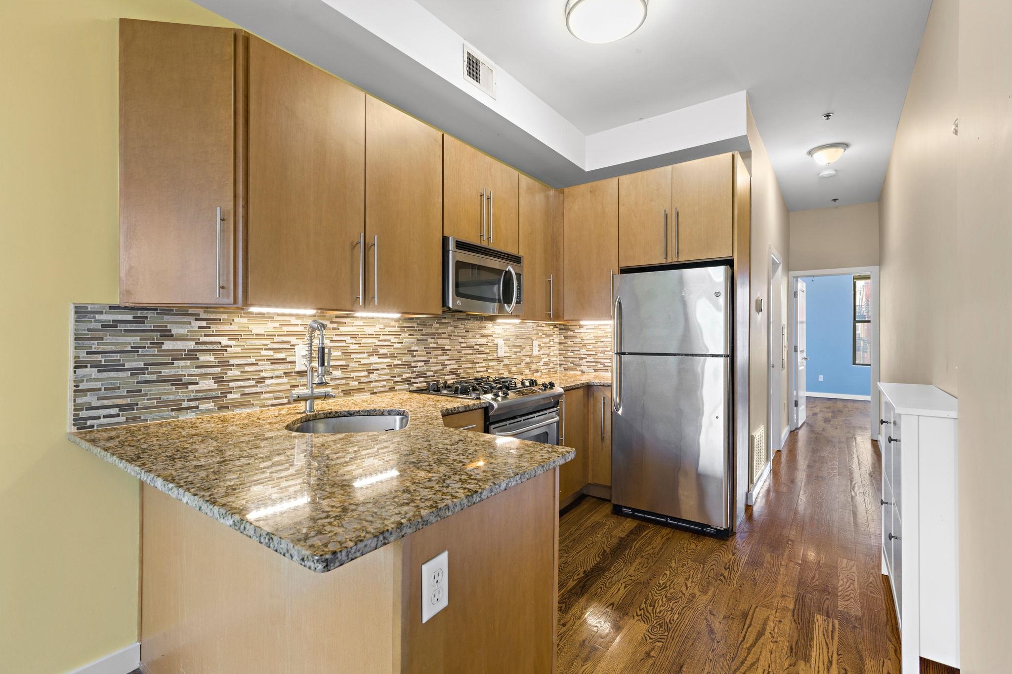 405 4TH ST Unit: 3B