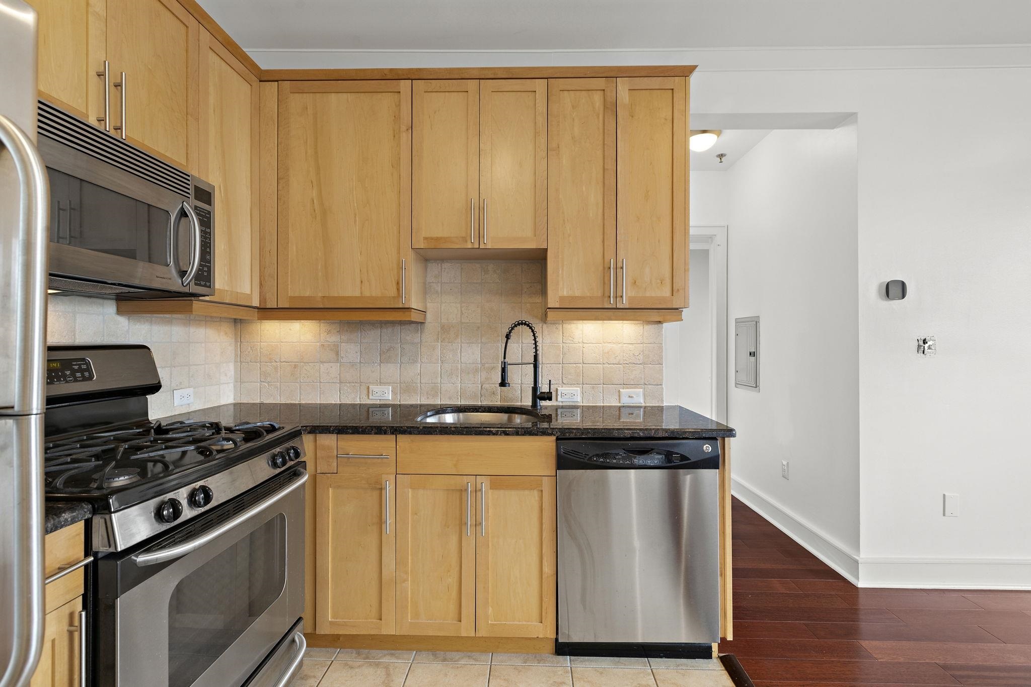 615 ADAMS ST Unit: 4A