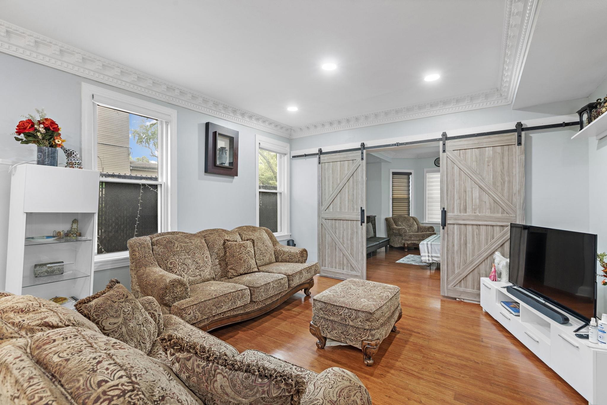 217 HIGHWOOD AVE Unit: 1