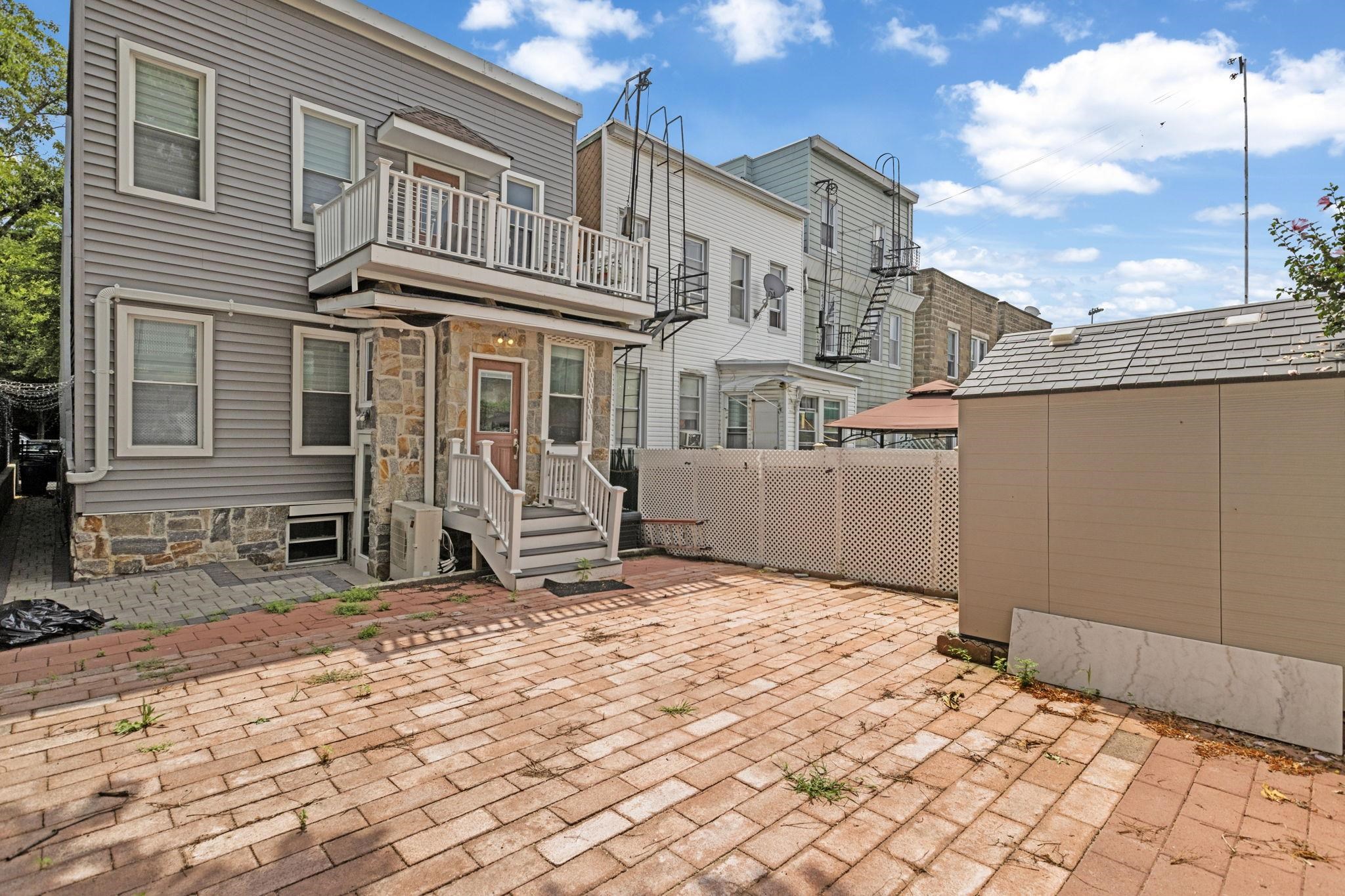217 HIGHWOOD AVE Unit: 1