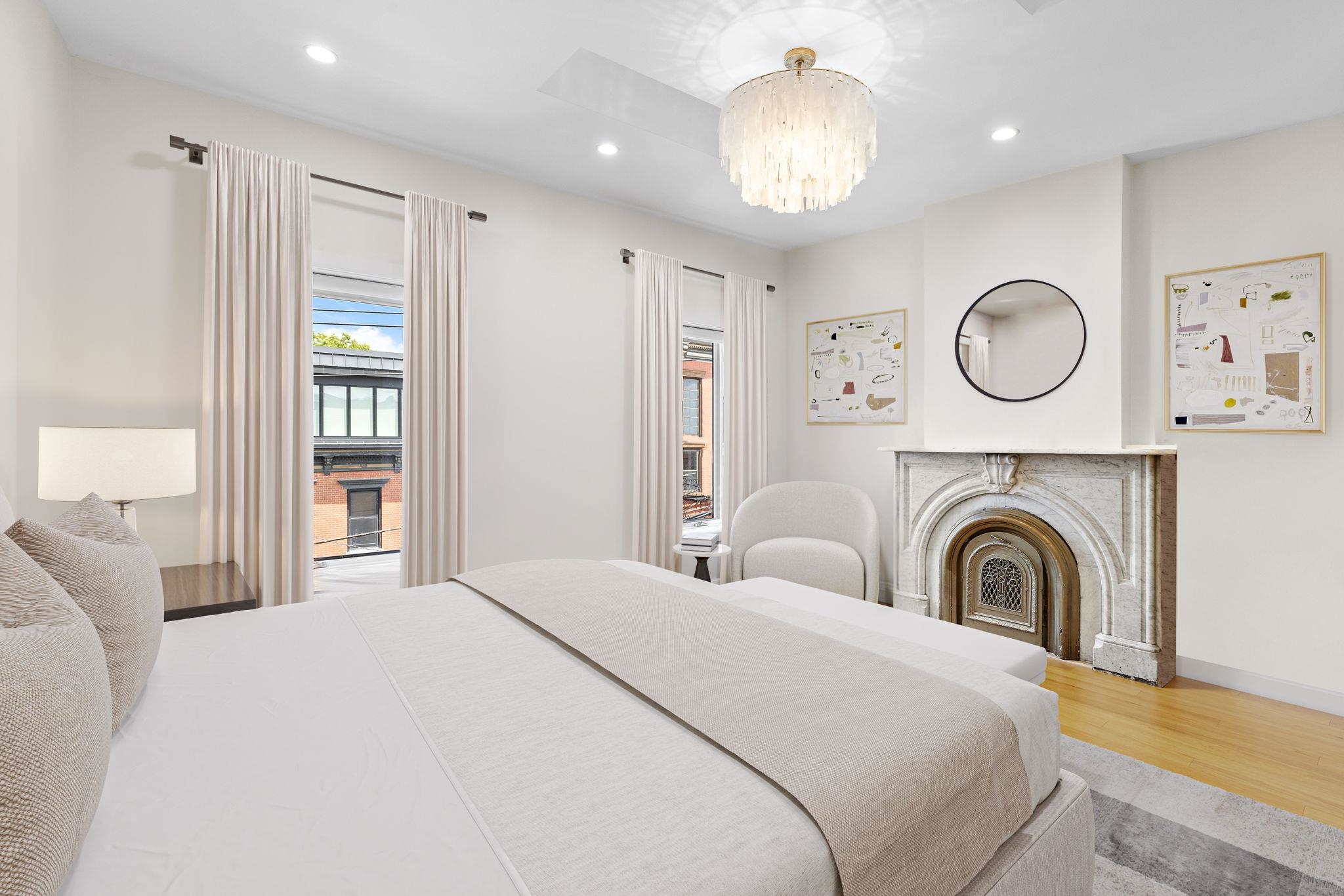 157 8TH ST Unit: 2