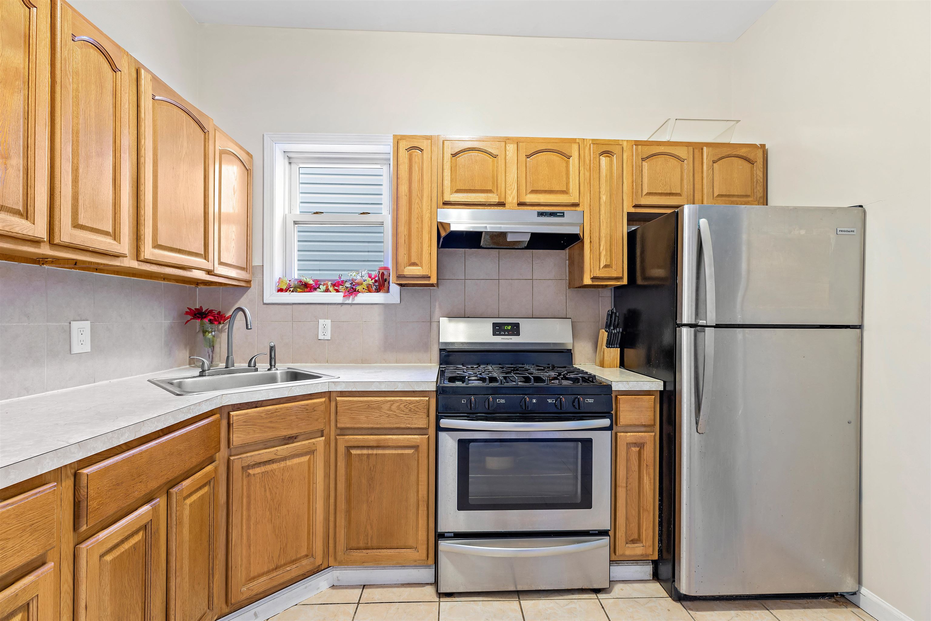 162 CLERK ST Unit: 3