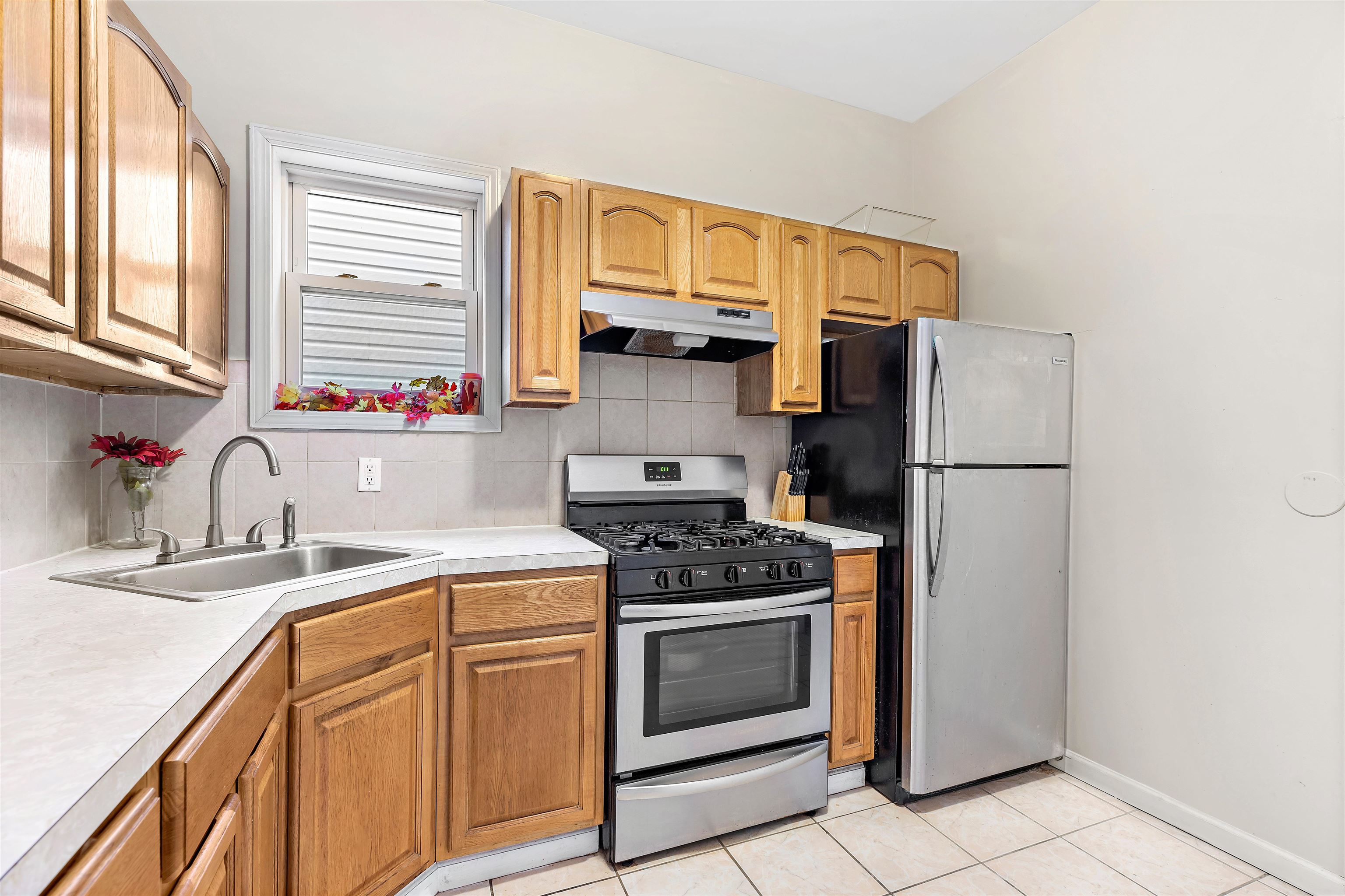 162 CLERK ST Unit: 3