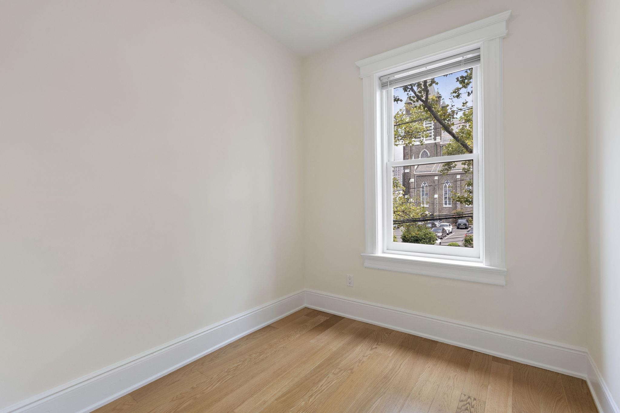 83 MAGNOLIA AVE Unit: 2