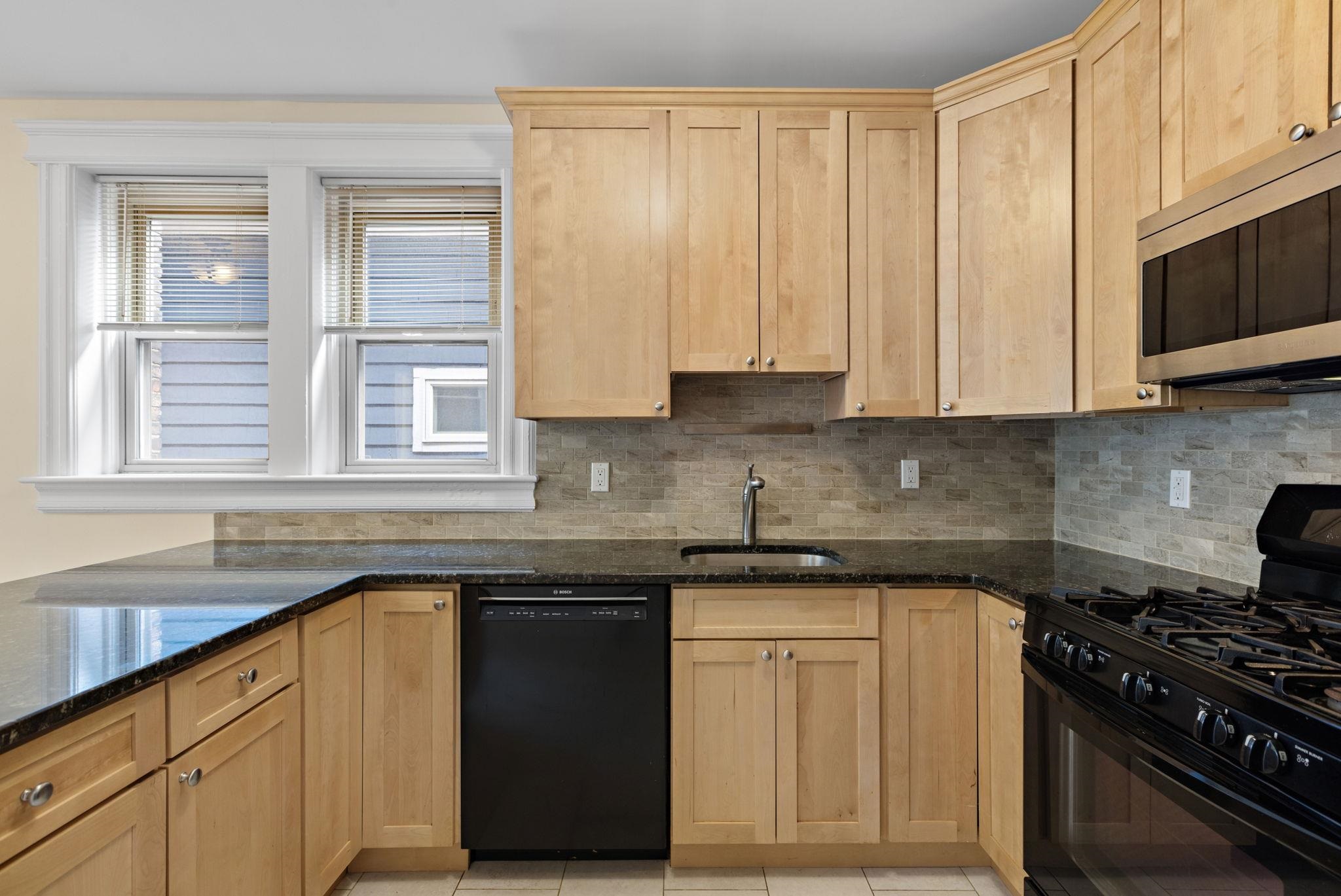 83 MAGNOLIA AVE Unit: 2