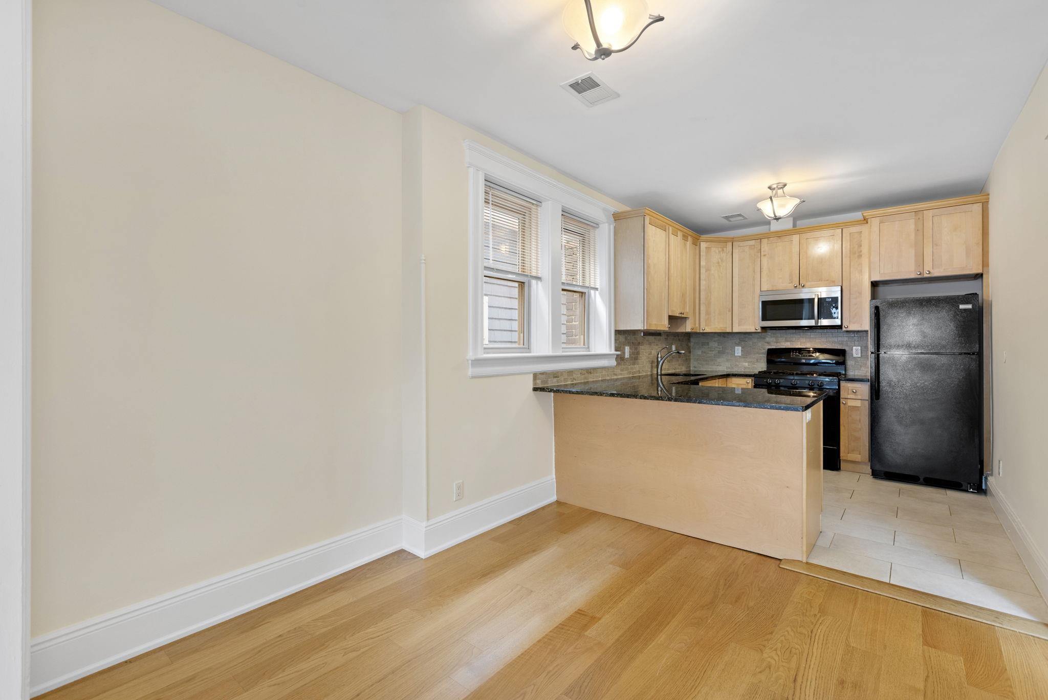 83 MAGNOLIA AVE Unit: 2