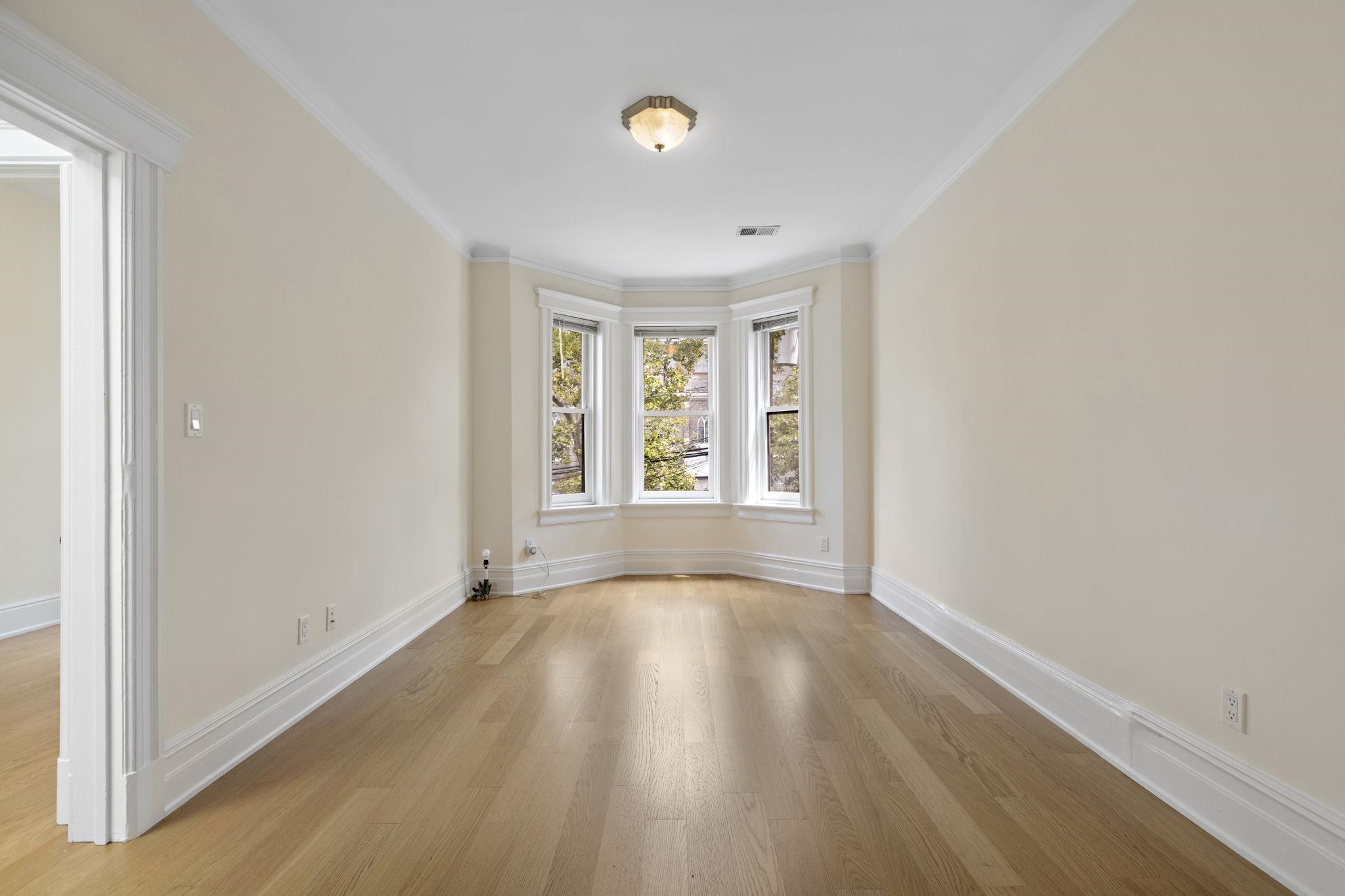 83 MAGNOLIA AVE Unit: 2