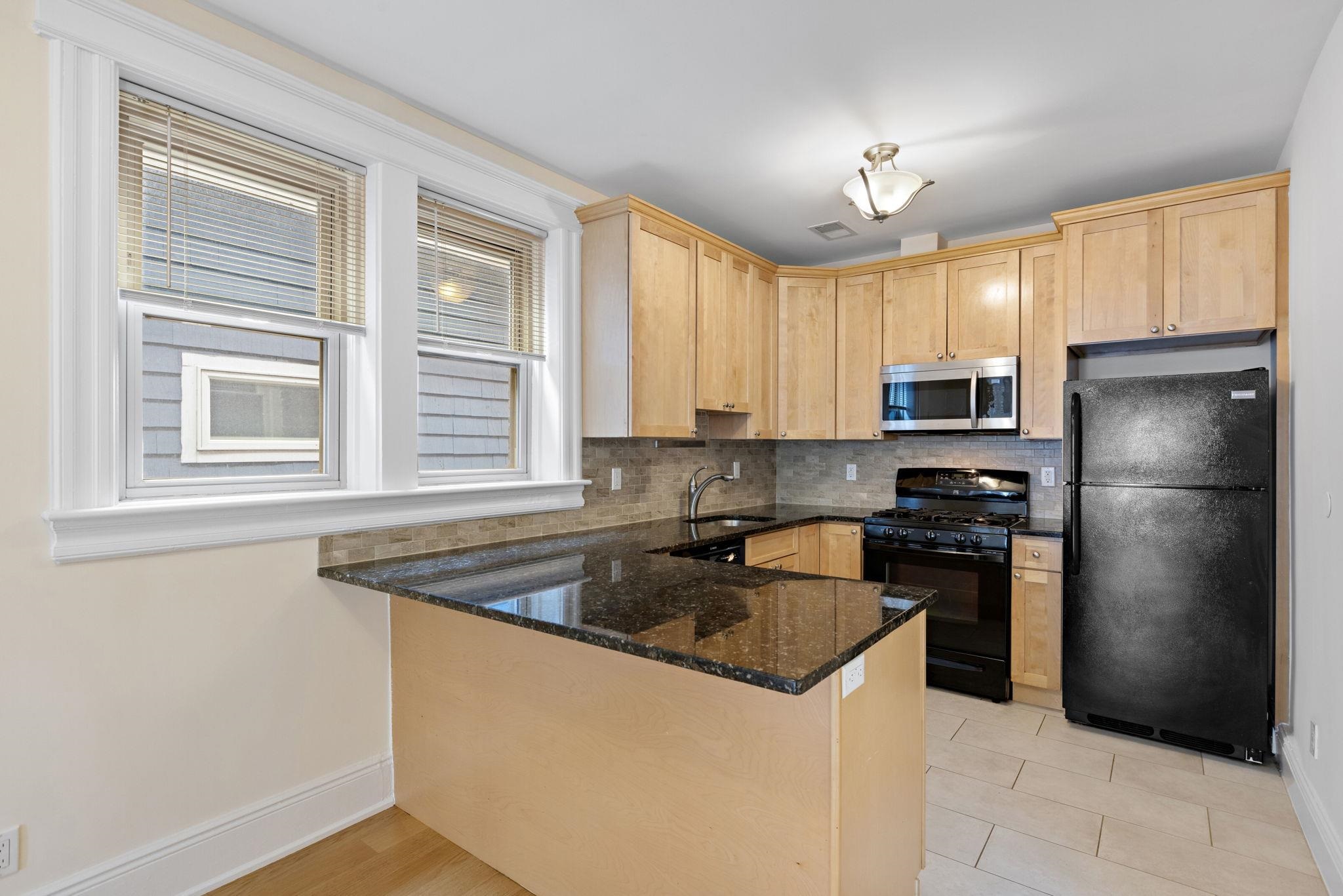 83 MAGNOLIA AVE Unit: 2