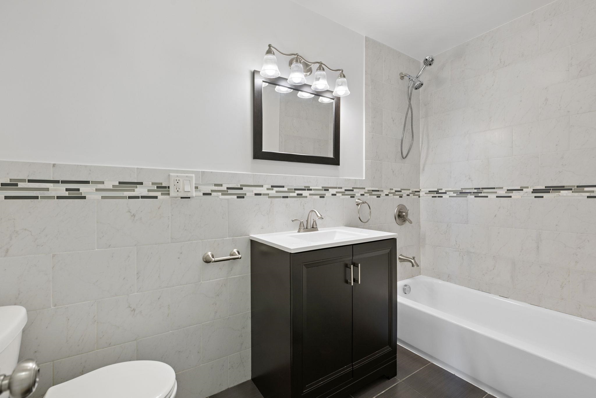 83 MAGNOLIA AVE Unit: 2