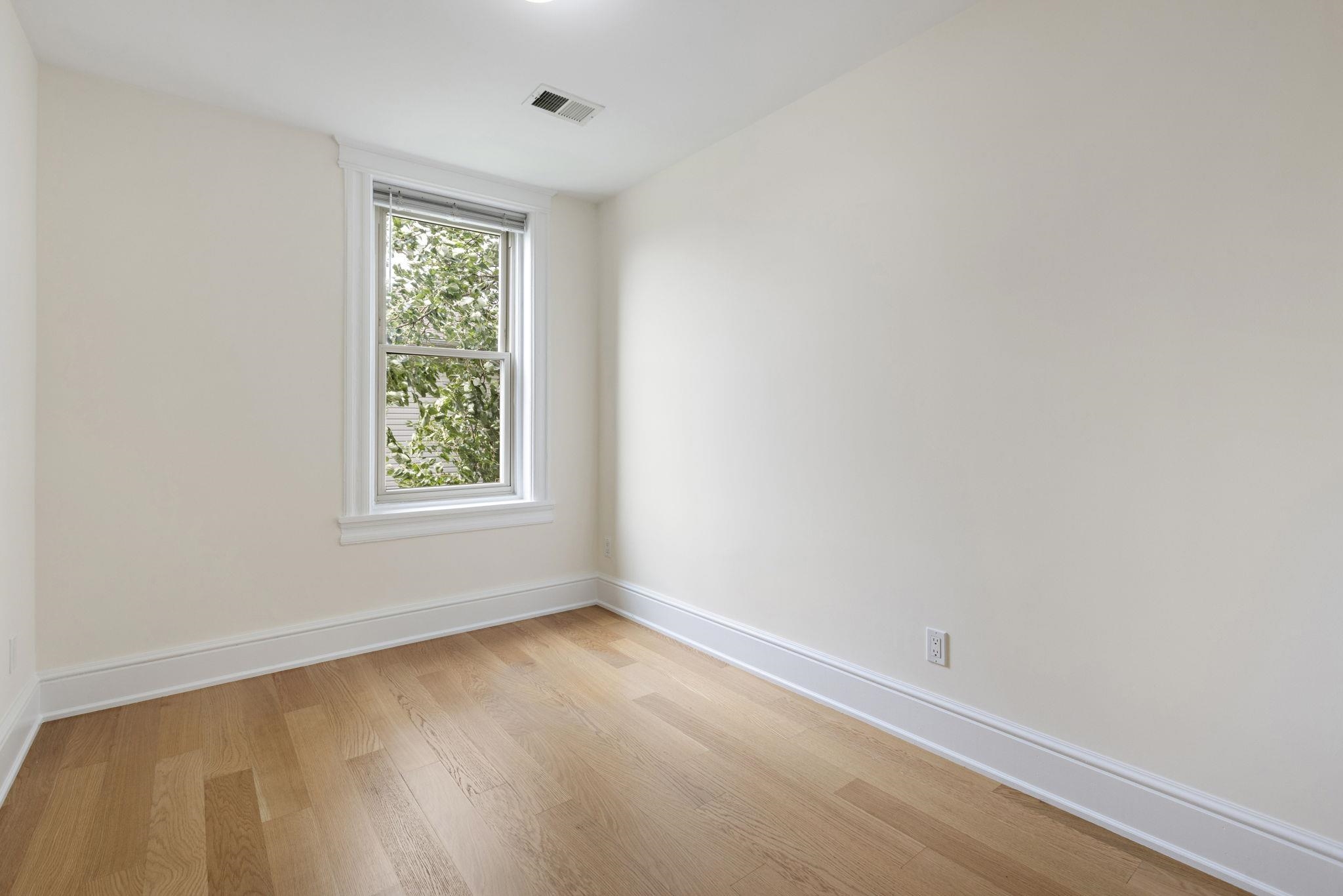 83 MAGNOLIA AVE Unit: 2