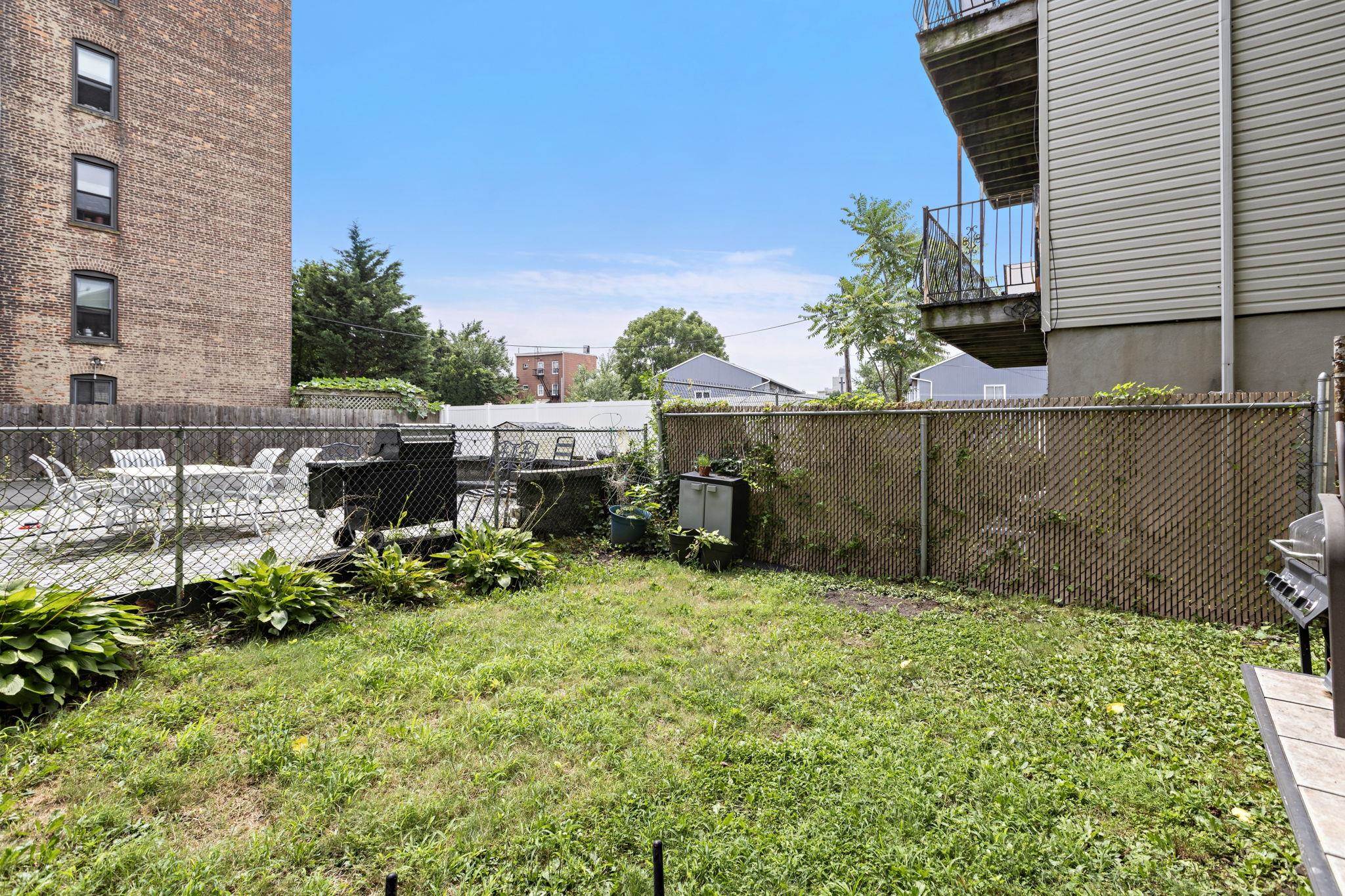 83 MAGNOLIA AVE Unit: 2