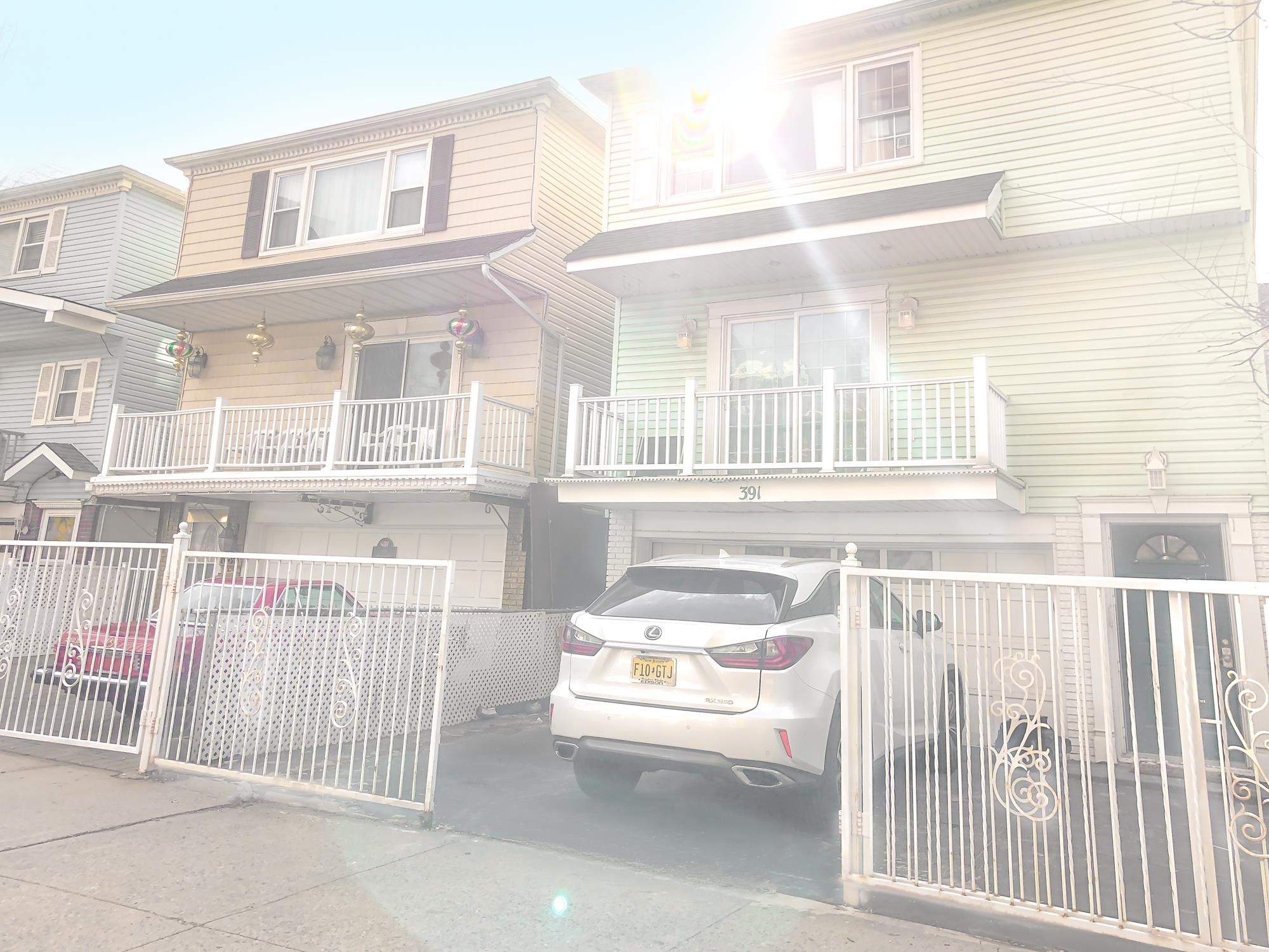 391 MANILA AVE