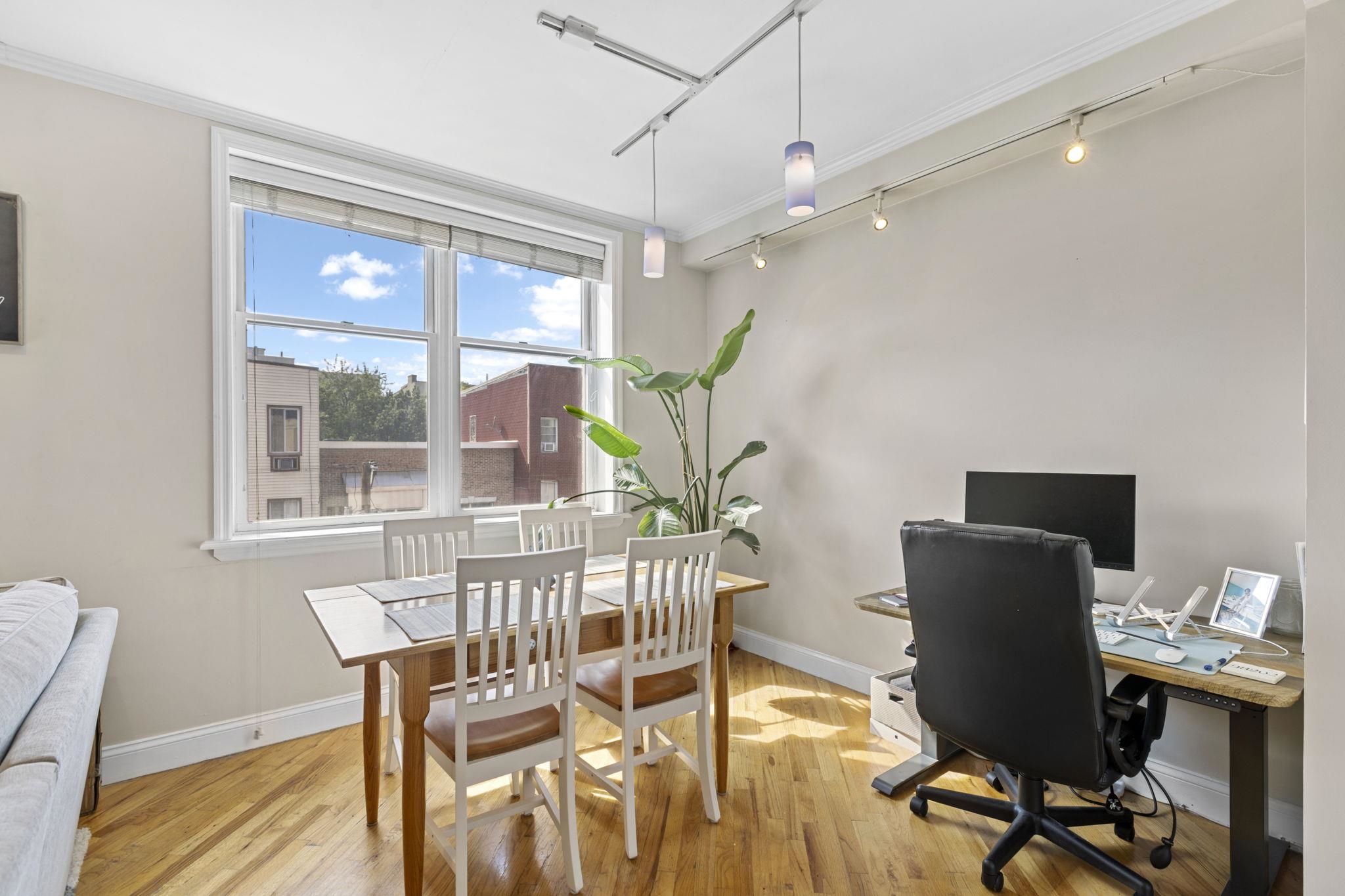 321 MONROE ST Unit: 4