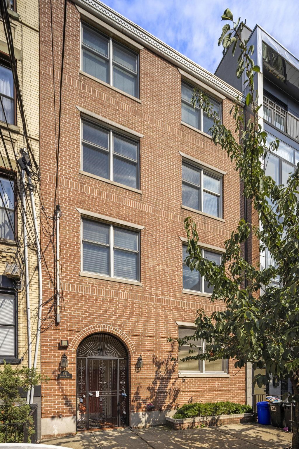 321 MONROE ST Unit: 4