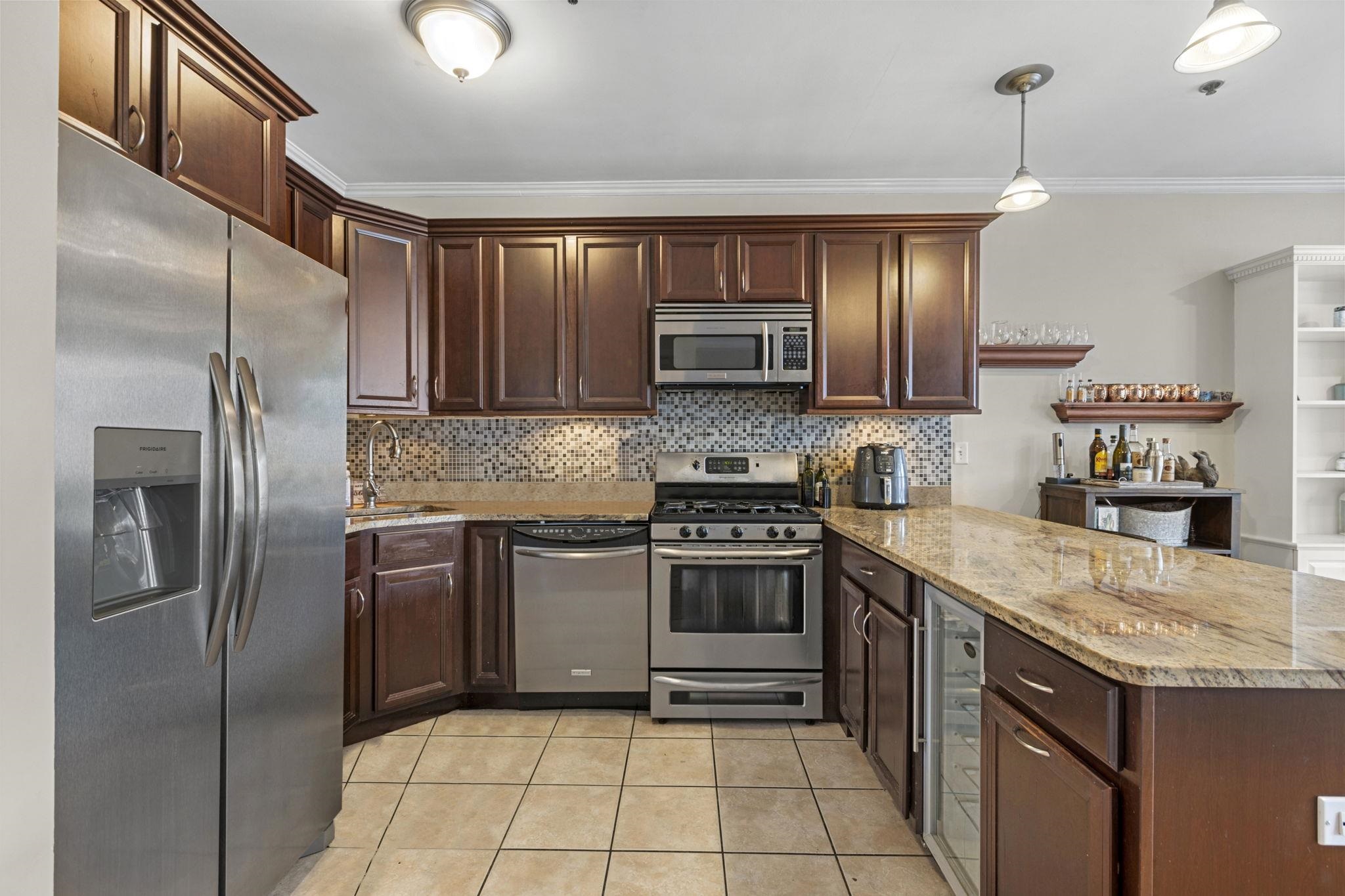 321 MONROE ST Unit: 4