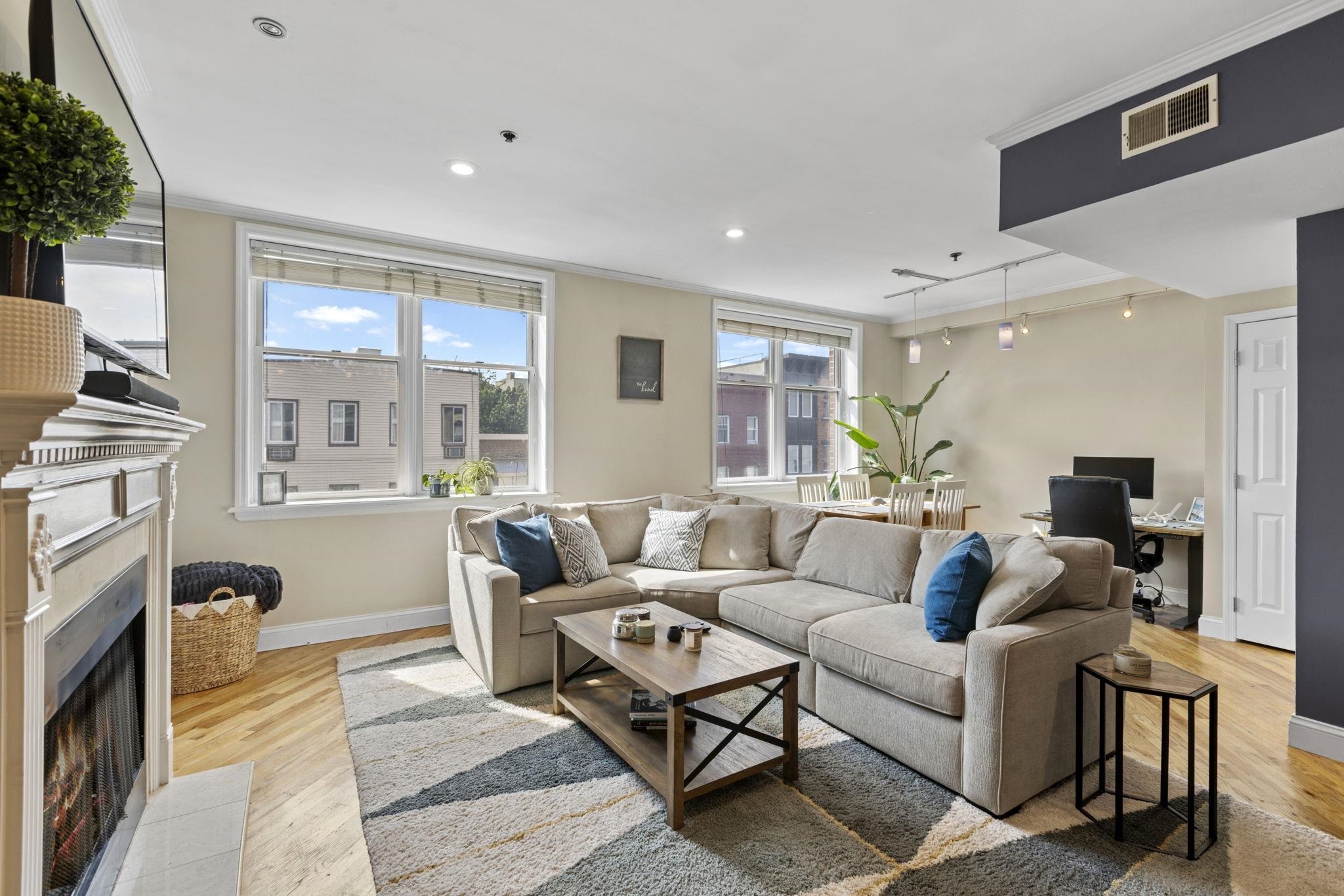321 MONROE ST Unit: 4