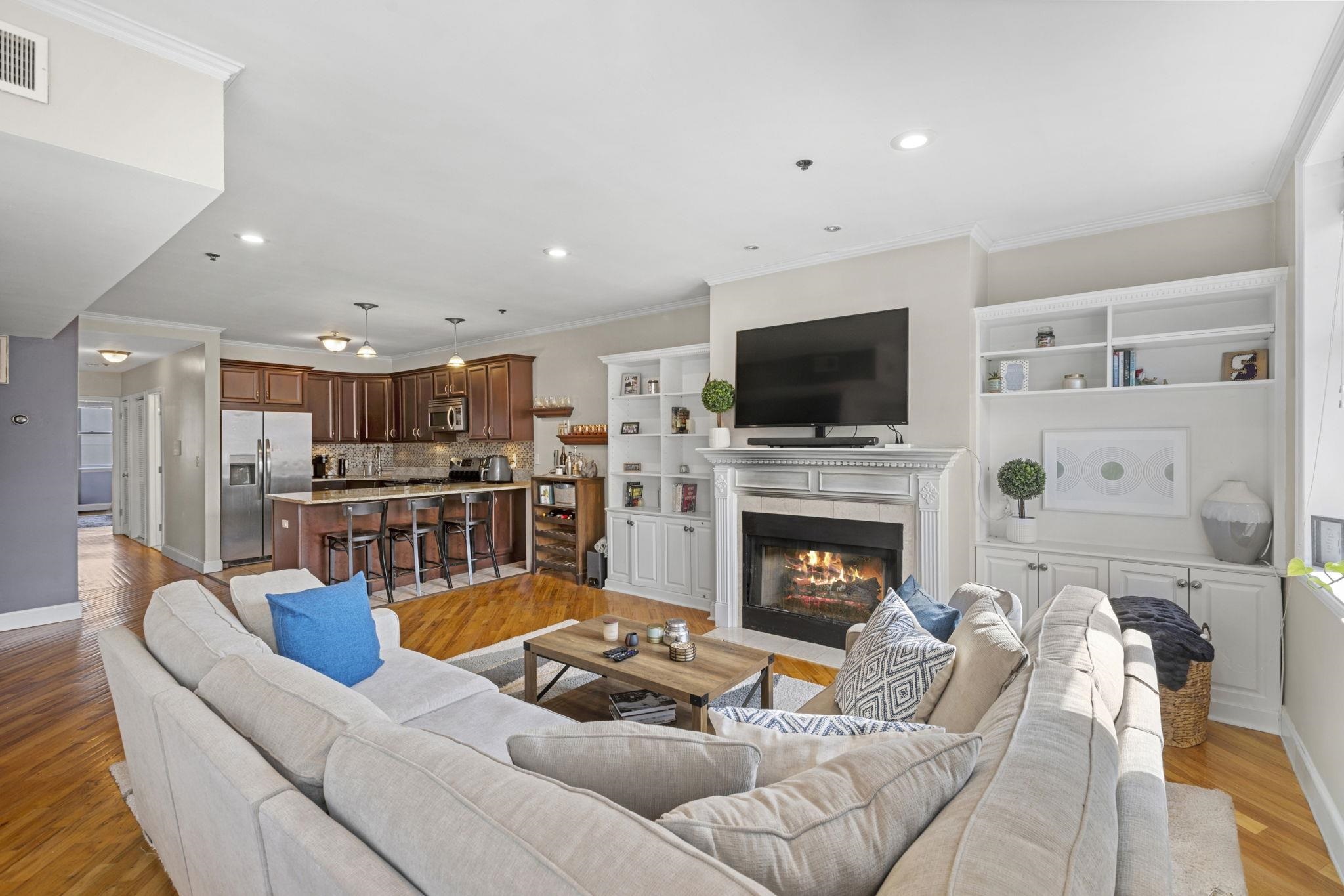 321 MONROE ST Unit: 4