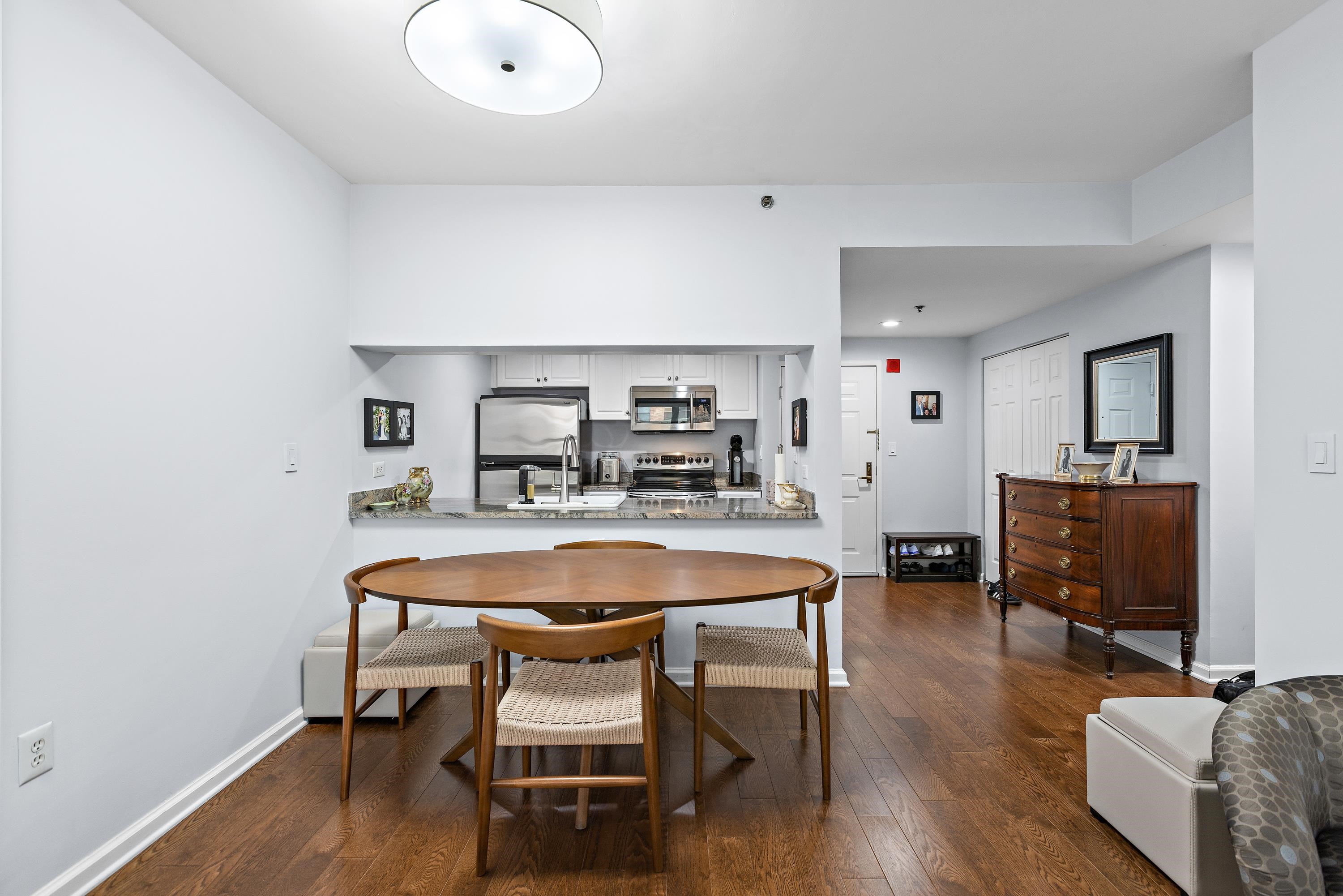 2 CONSTITUTION CT Unit: 413