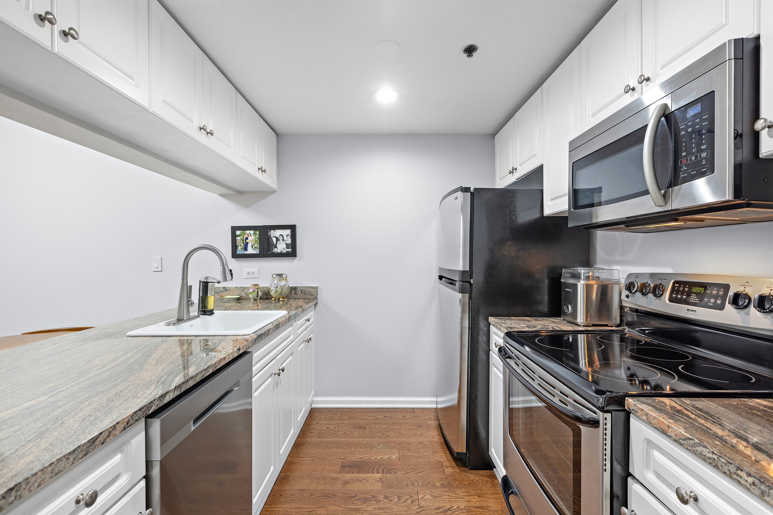 2 CONSTITUTION CT Unit: 413