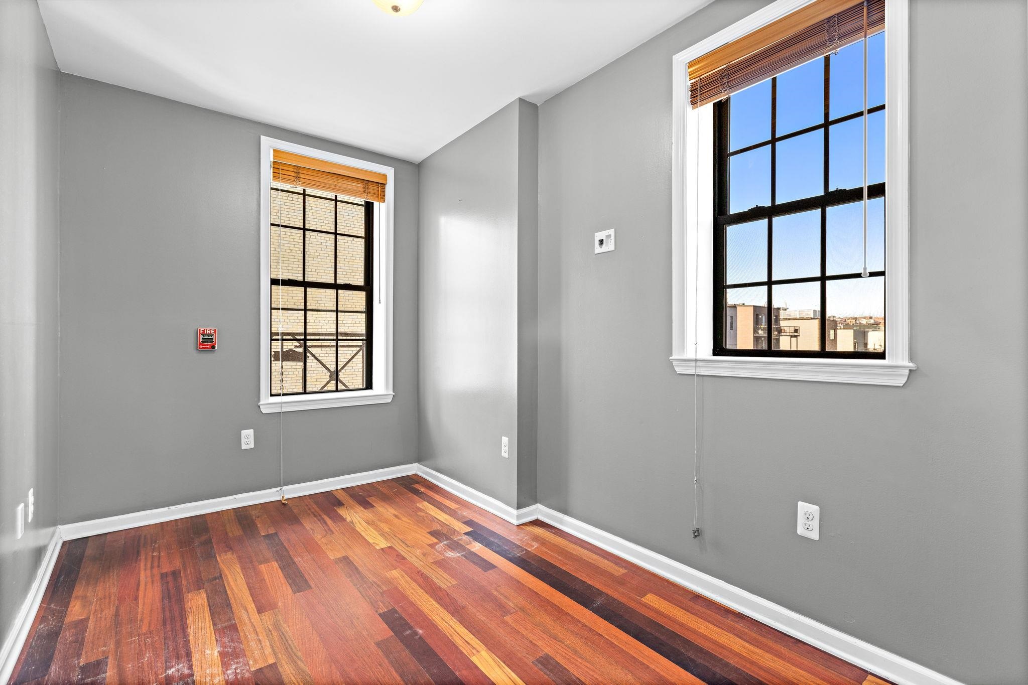 508 GRAND ST Unit: 4R