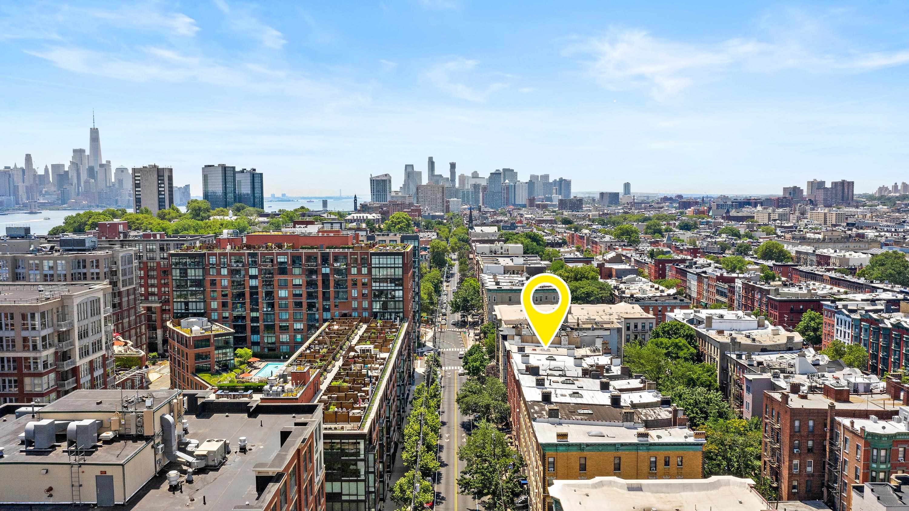 1112 HUDSON ST Unit: 2R