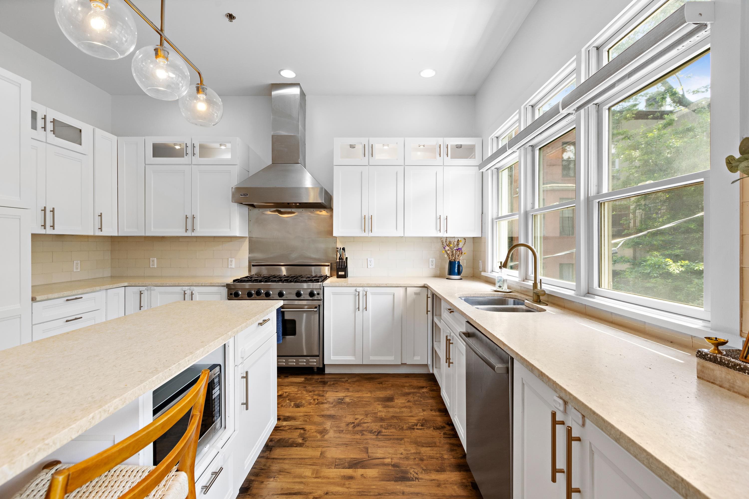 297.5 MONTGOMERY ST Unit: 2