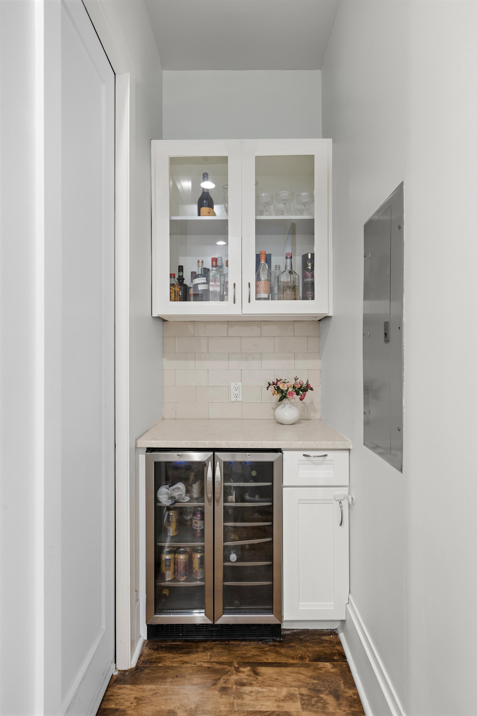 297.5 MONTGOMERY ST Unit: 2