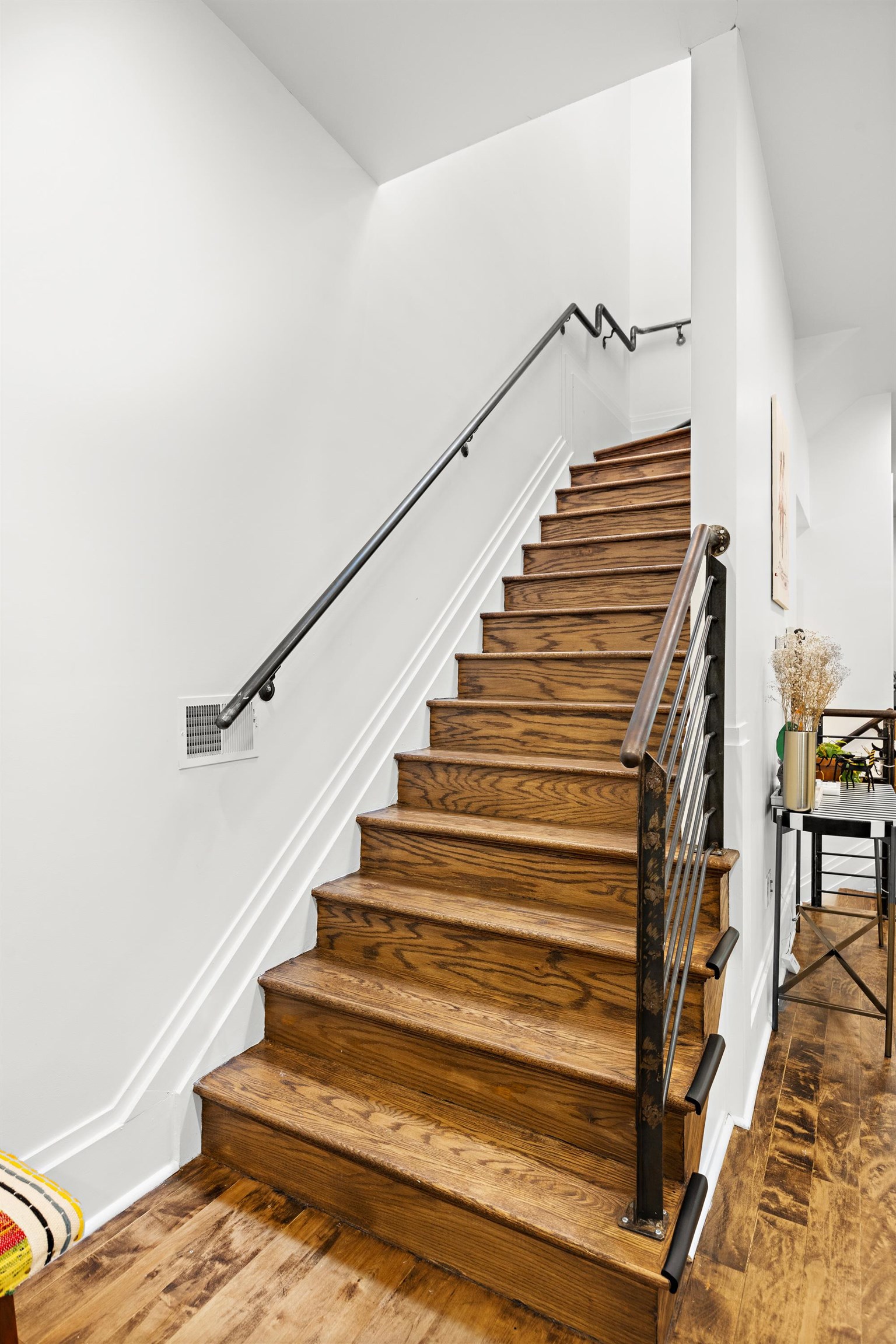 297.5 MONTGOMERY ST Unit: 2