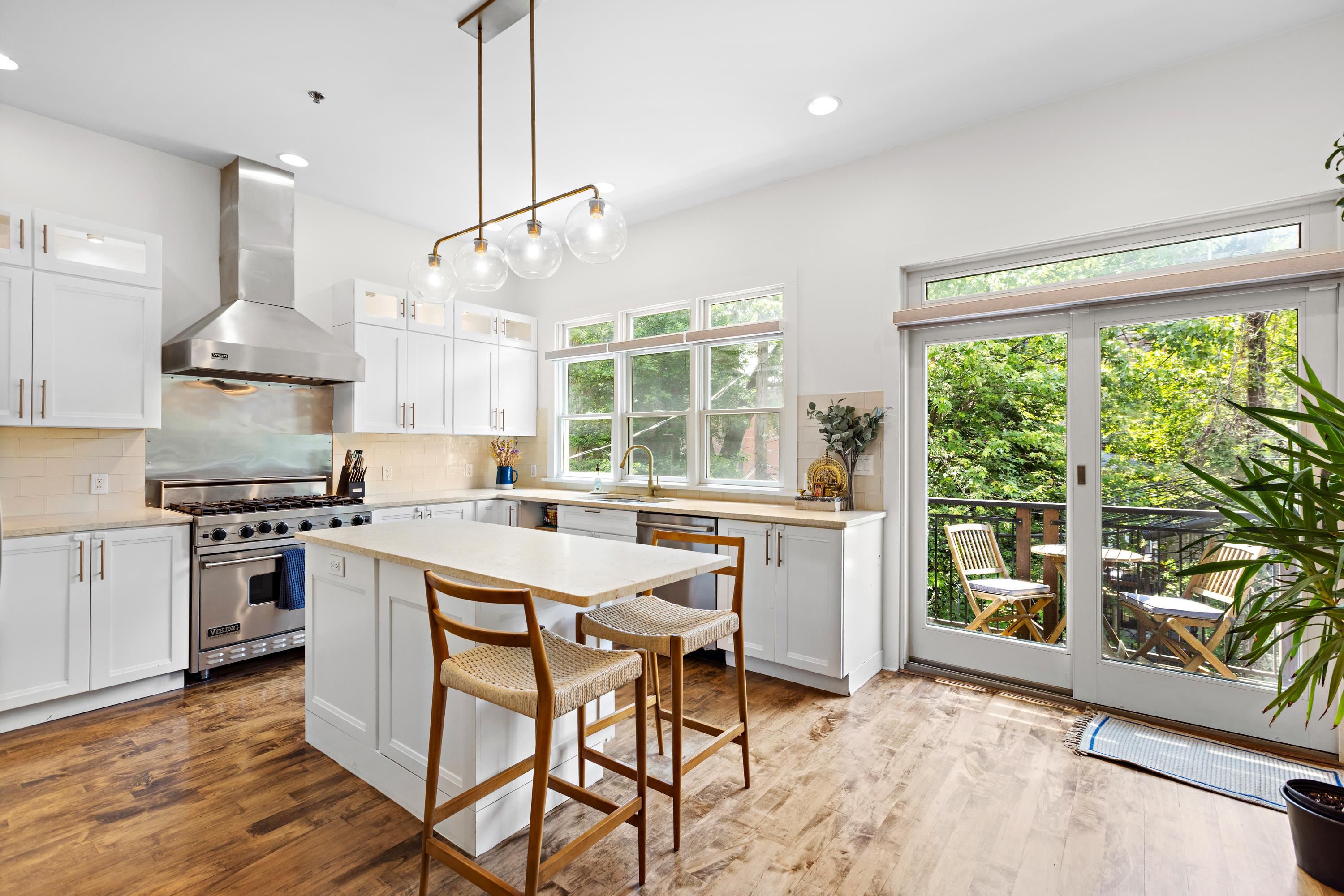 297.5 MONTGOMERY ST Unit: 2