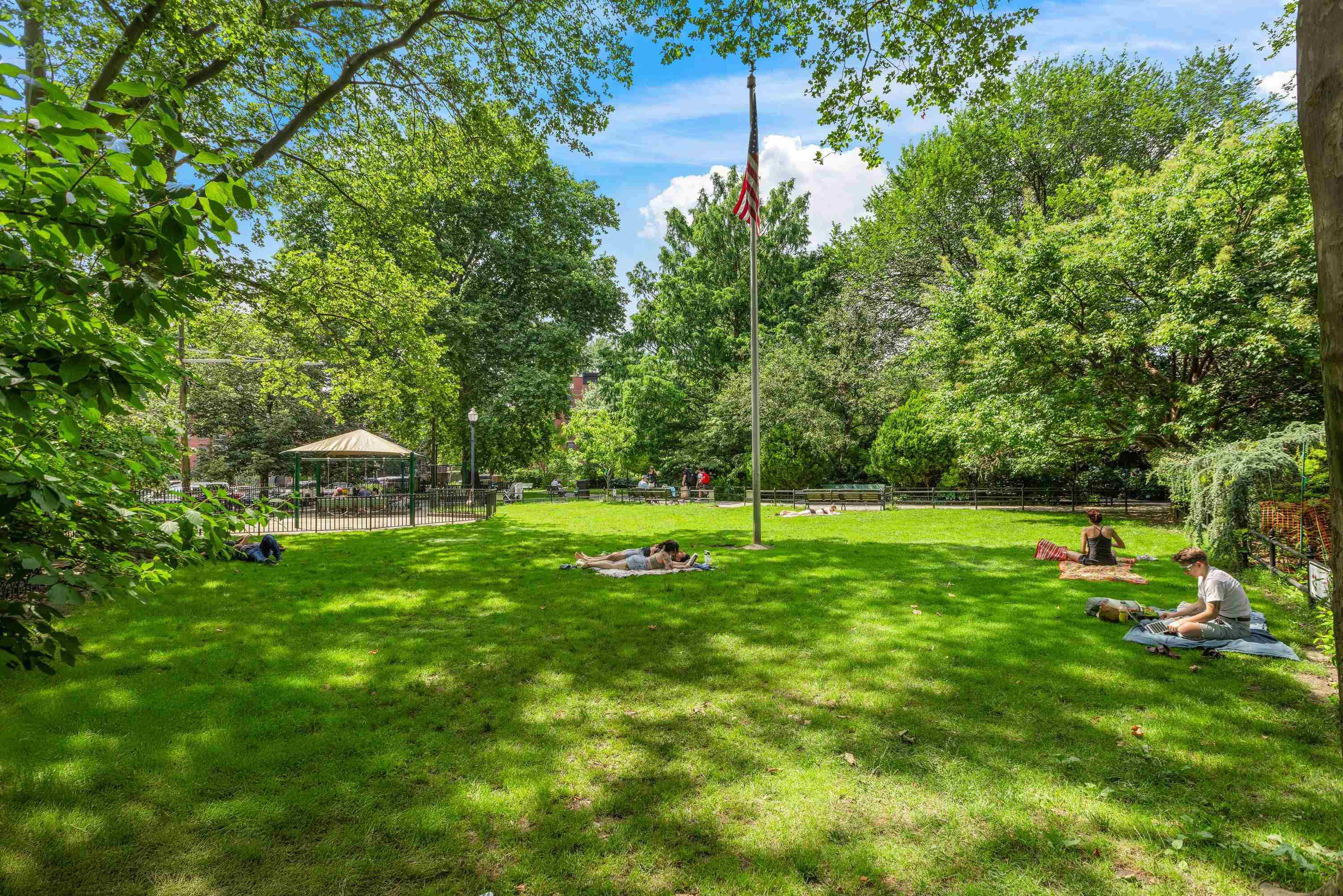 297.5 MONTGOMERY ST Unit: 2