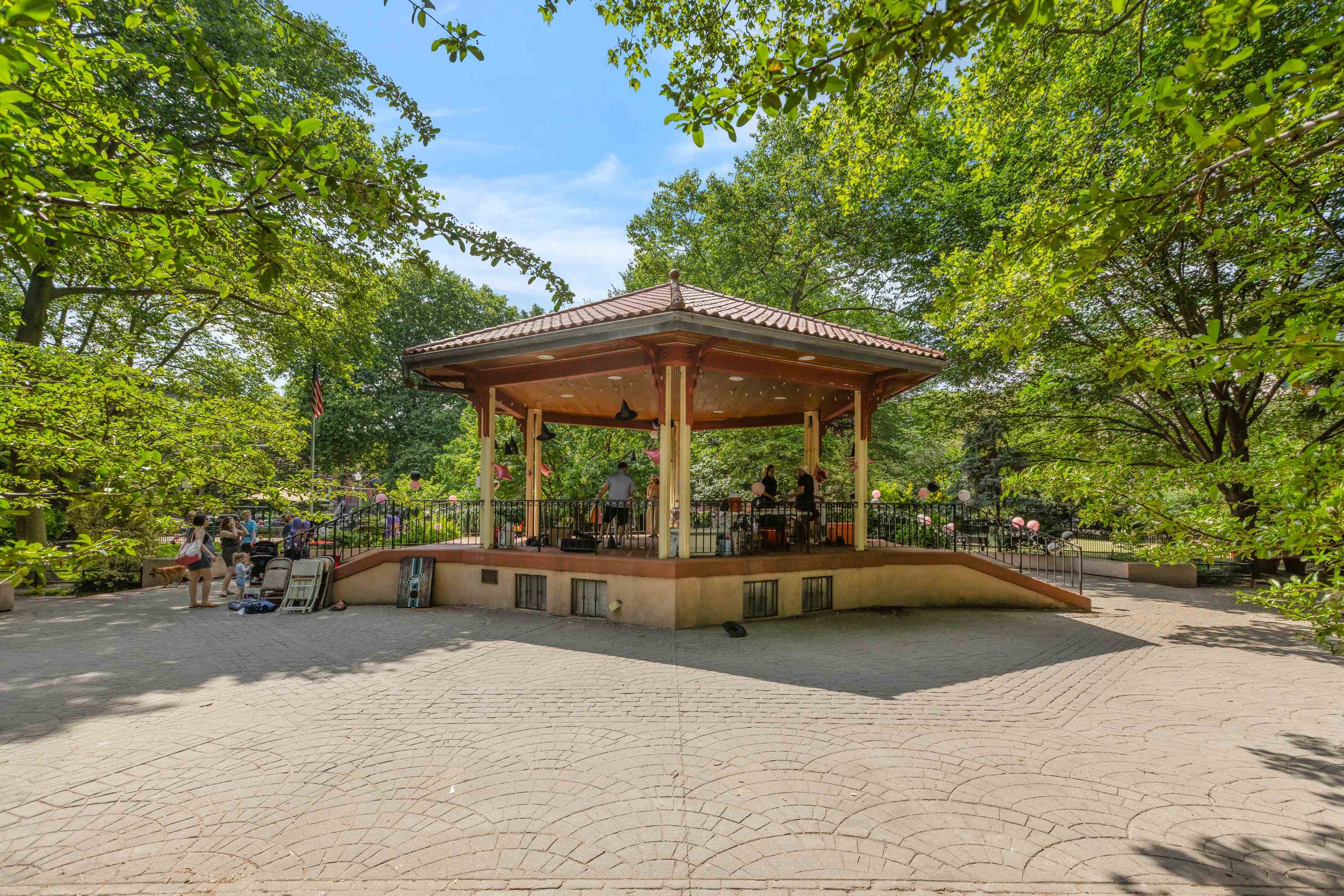 297.5 MONTGOMERY ST Unit: 2