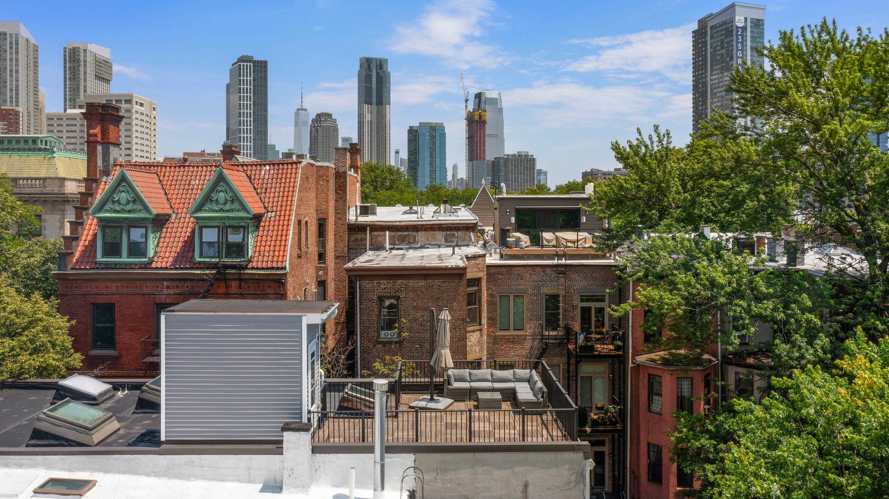 297.5 MONTGOMERY ST Unit: 2