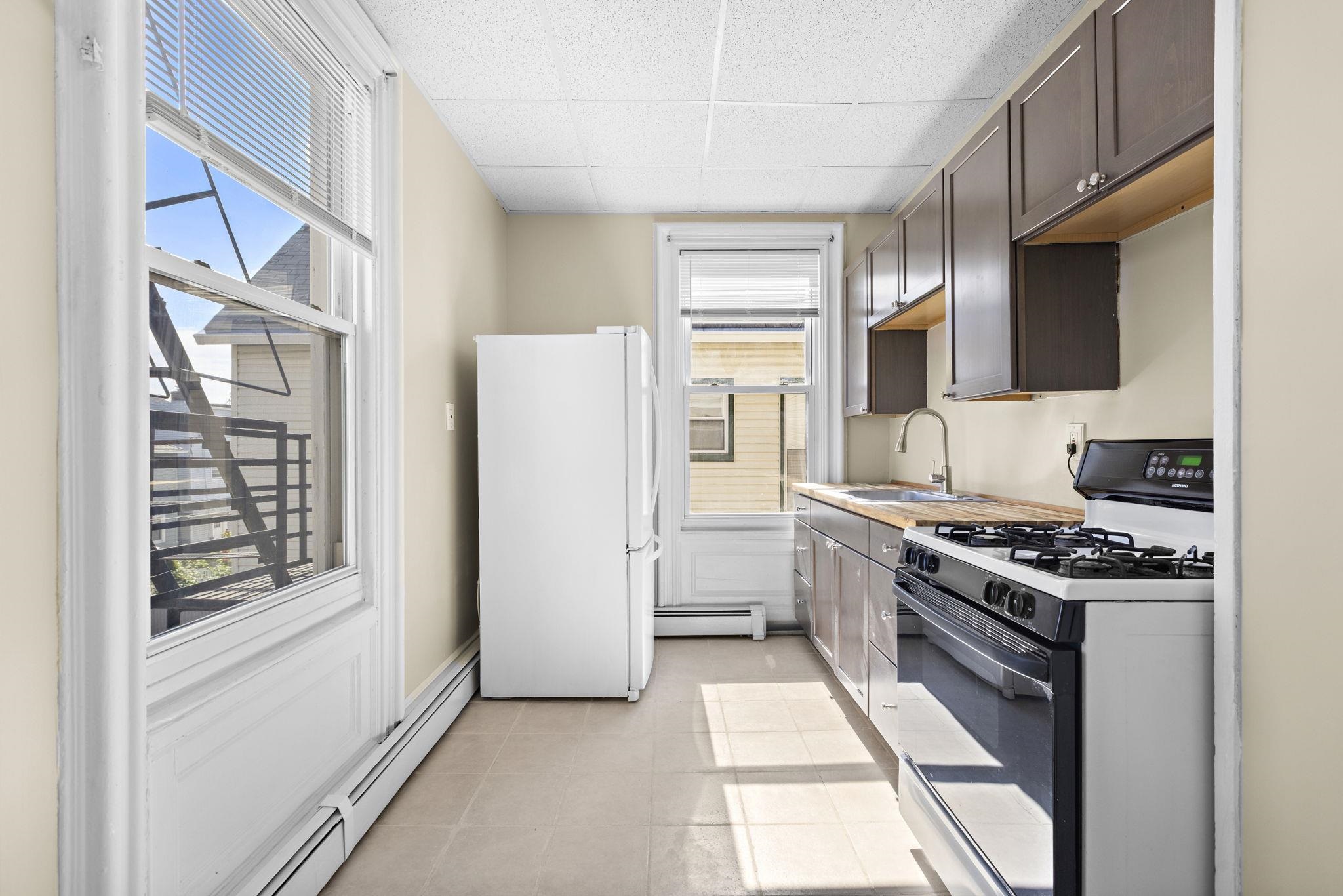 17 LINDEN ST Unit: 2