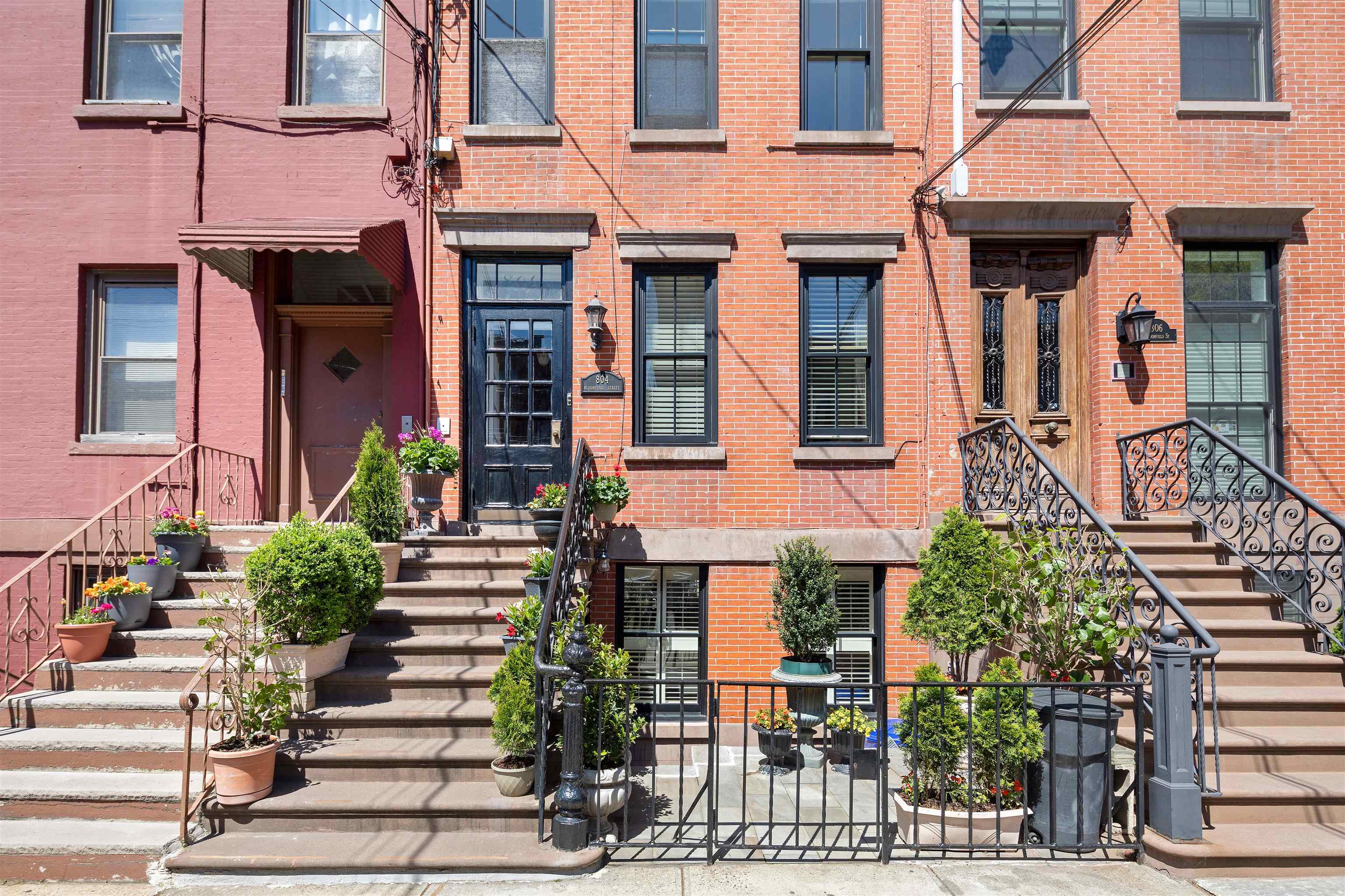 804 BLOOMFIELD ST Unit: 2