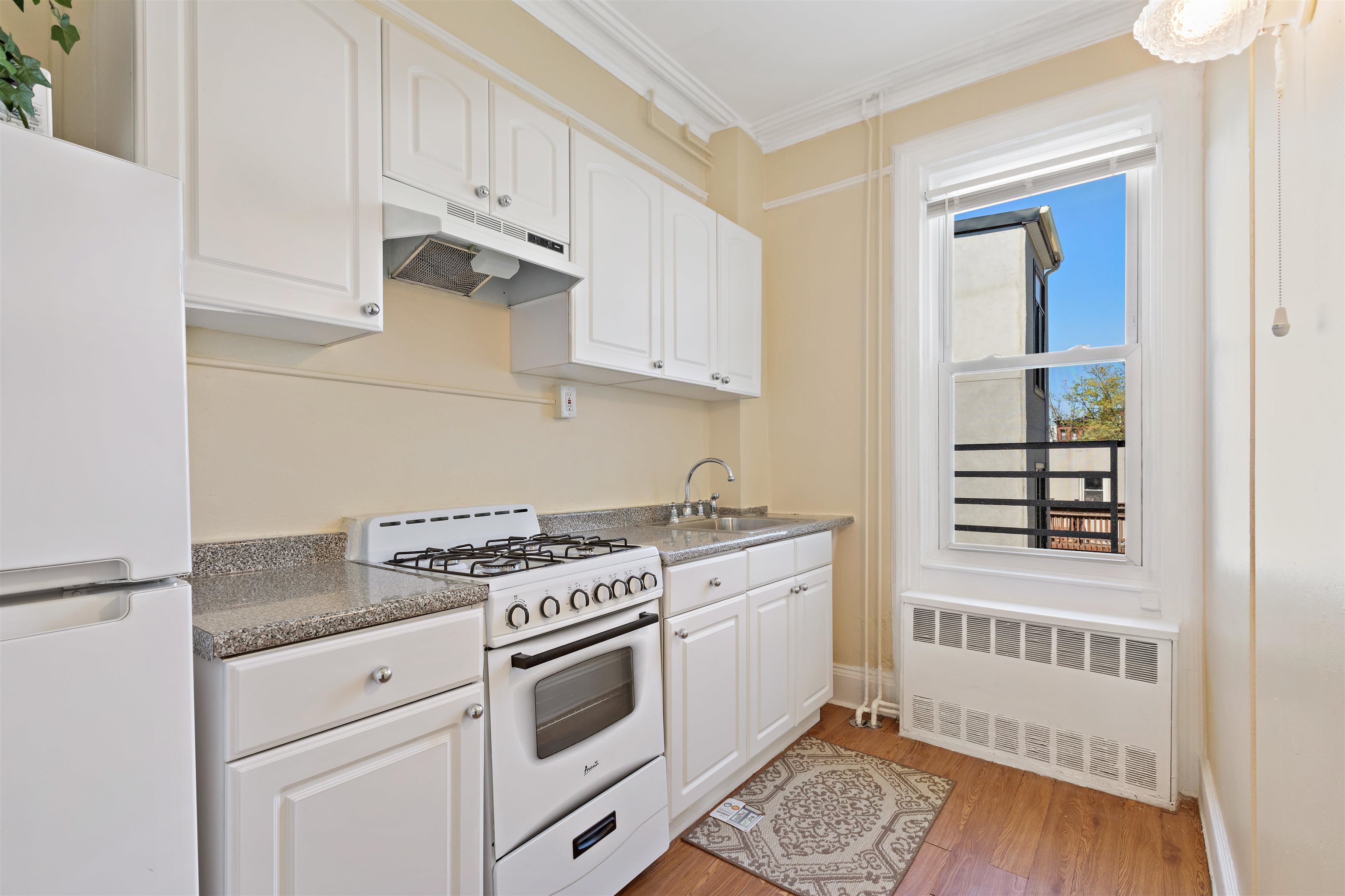 804 BLOOMFIELD ST Unit: 2