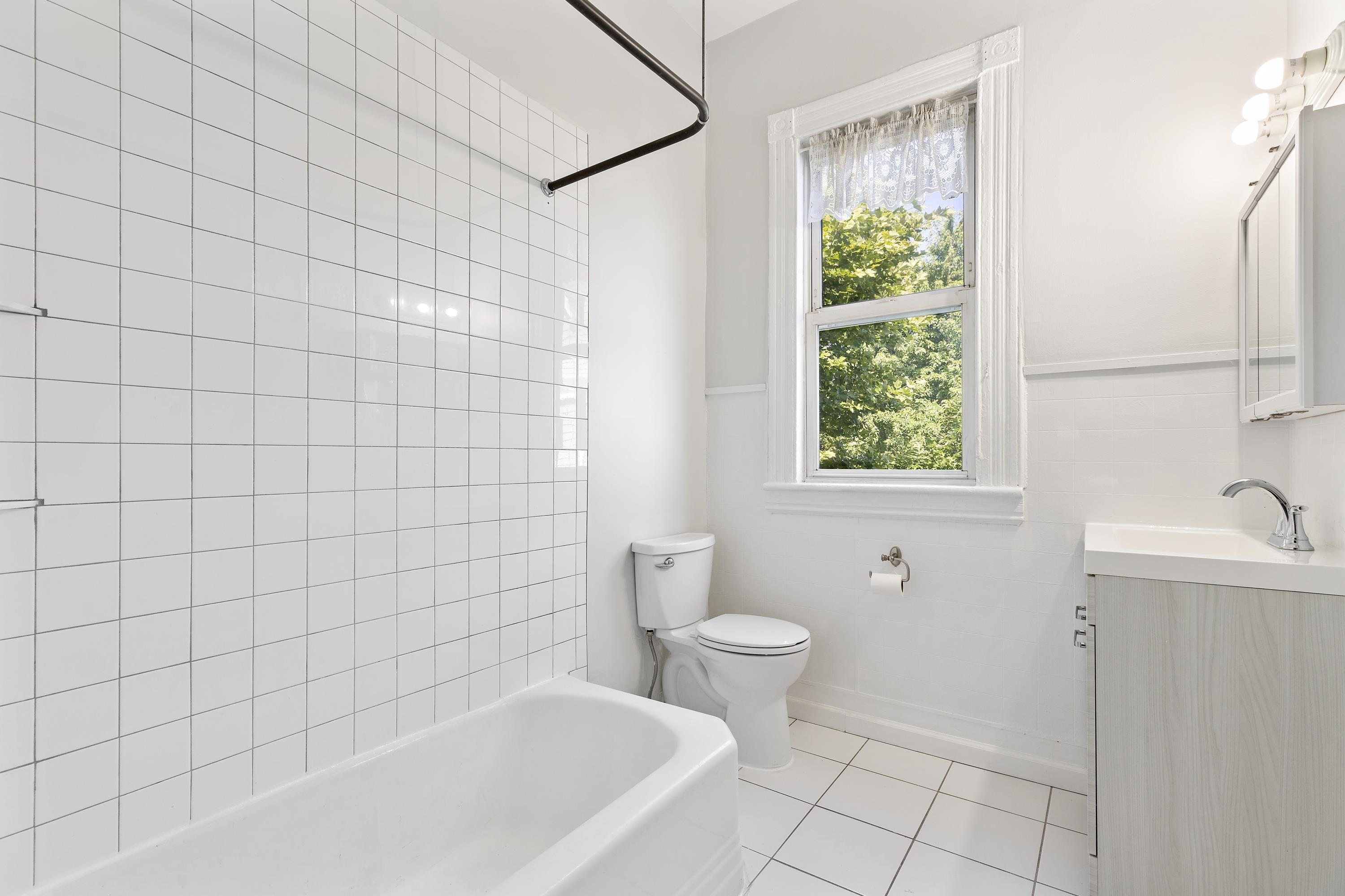 11 HUDSON PL Unit: 2