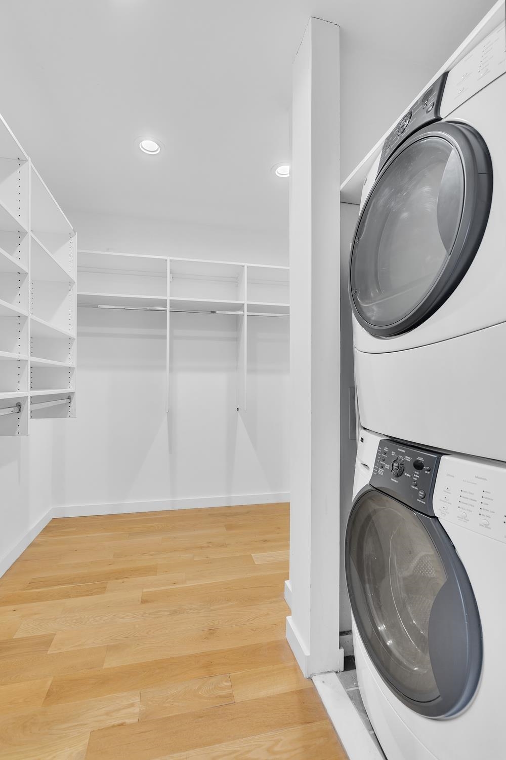 611 MONROE ST Unit: 2