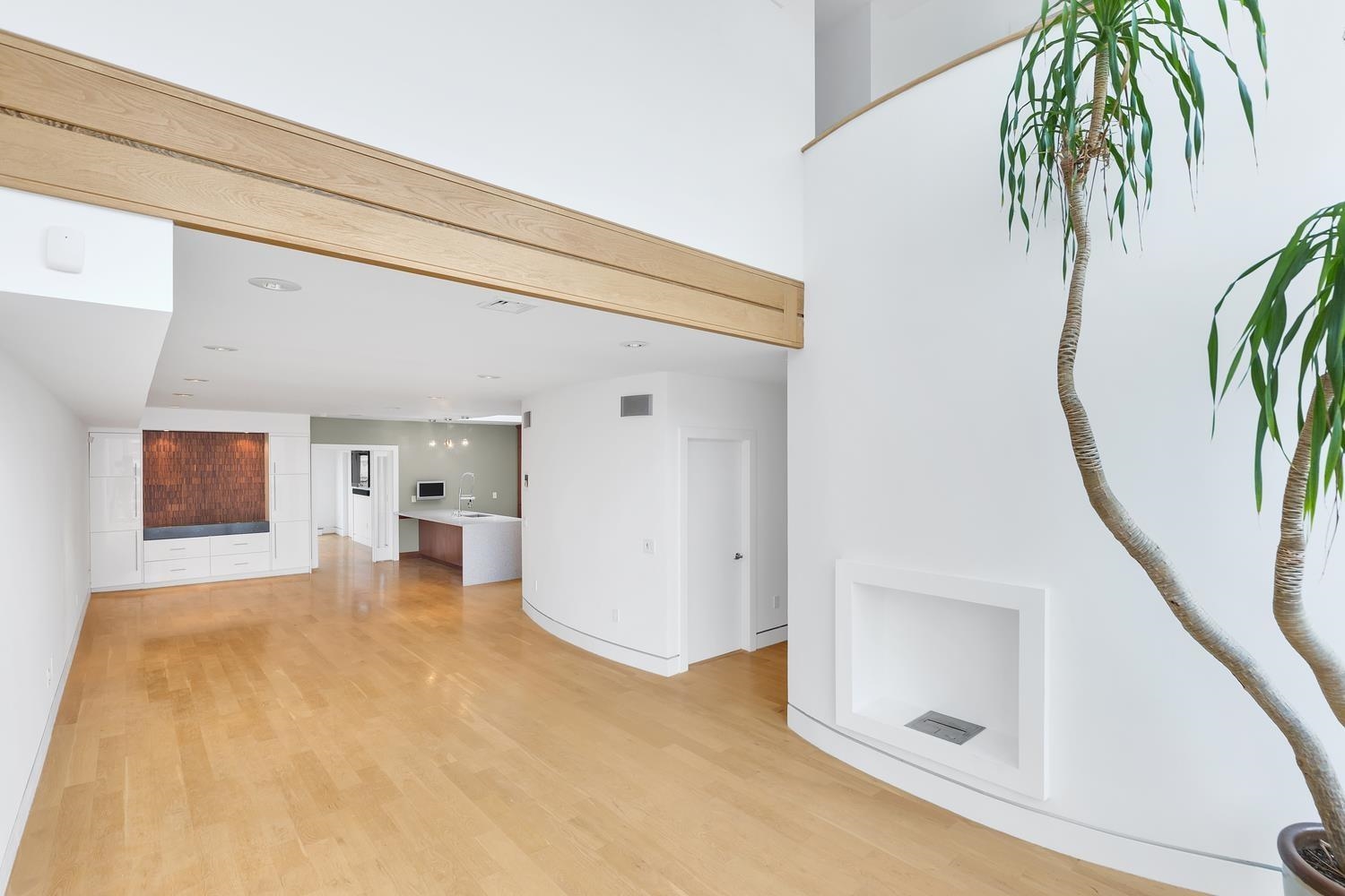 611 MONROE ST Unit: 2