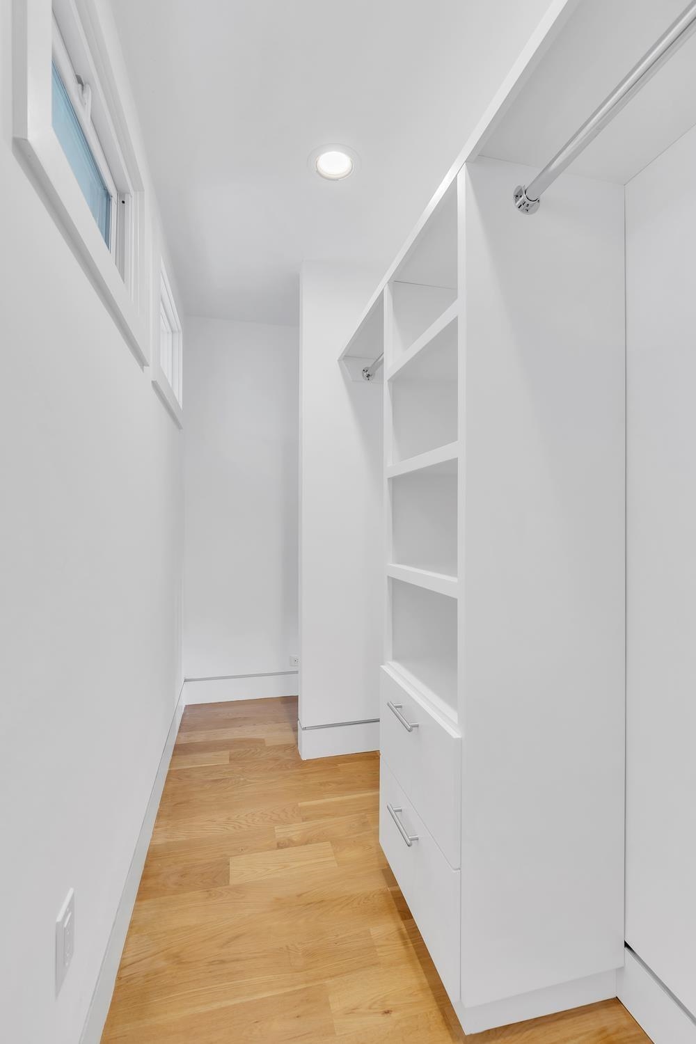 611 MONROE ST Unit: 2