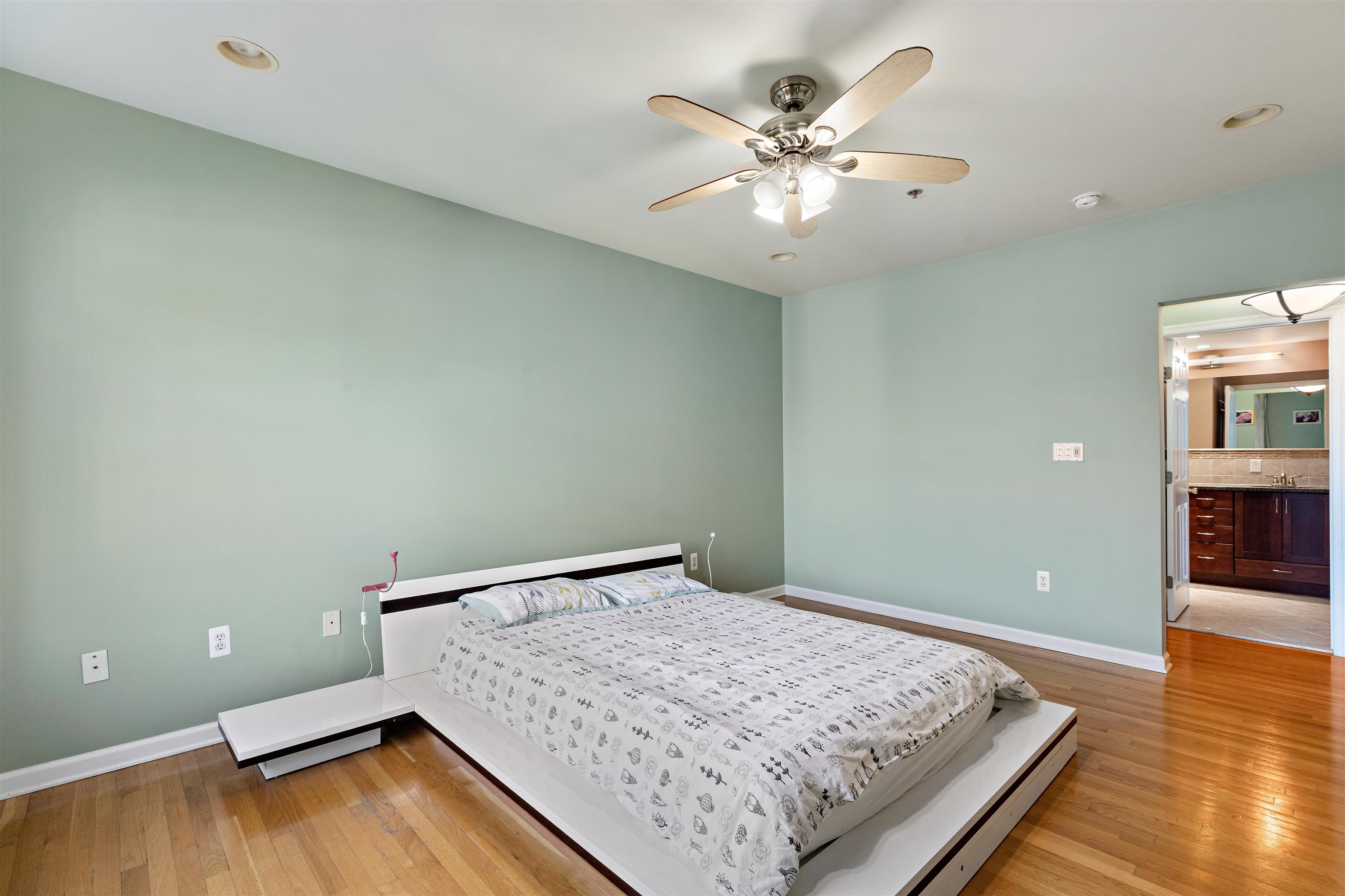 77 JEFFERSON ST Unit: 8