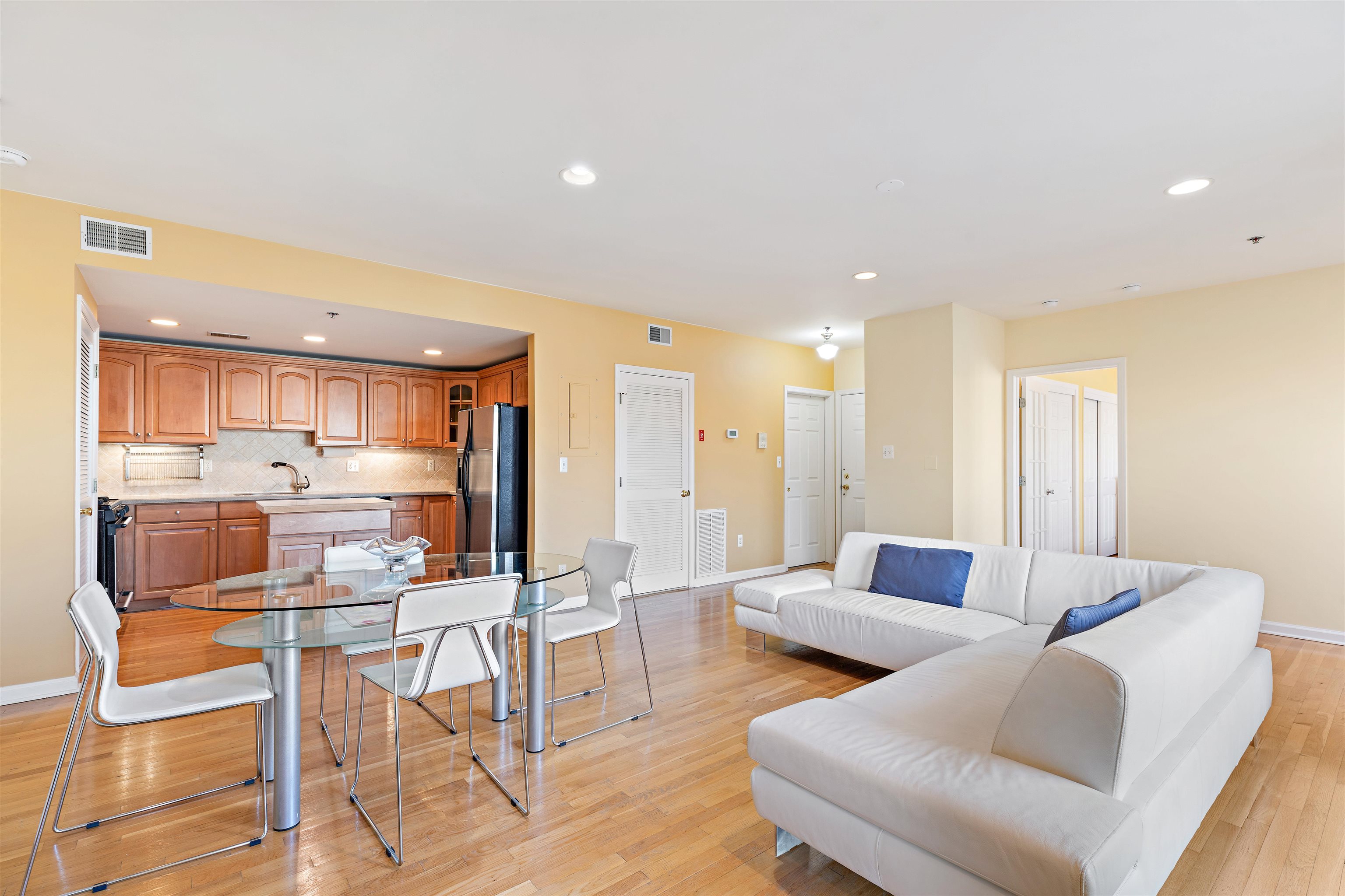 77 JEFFERSON ST Unit: 8