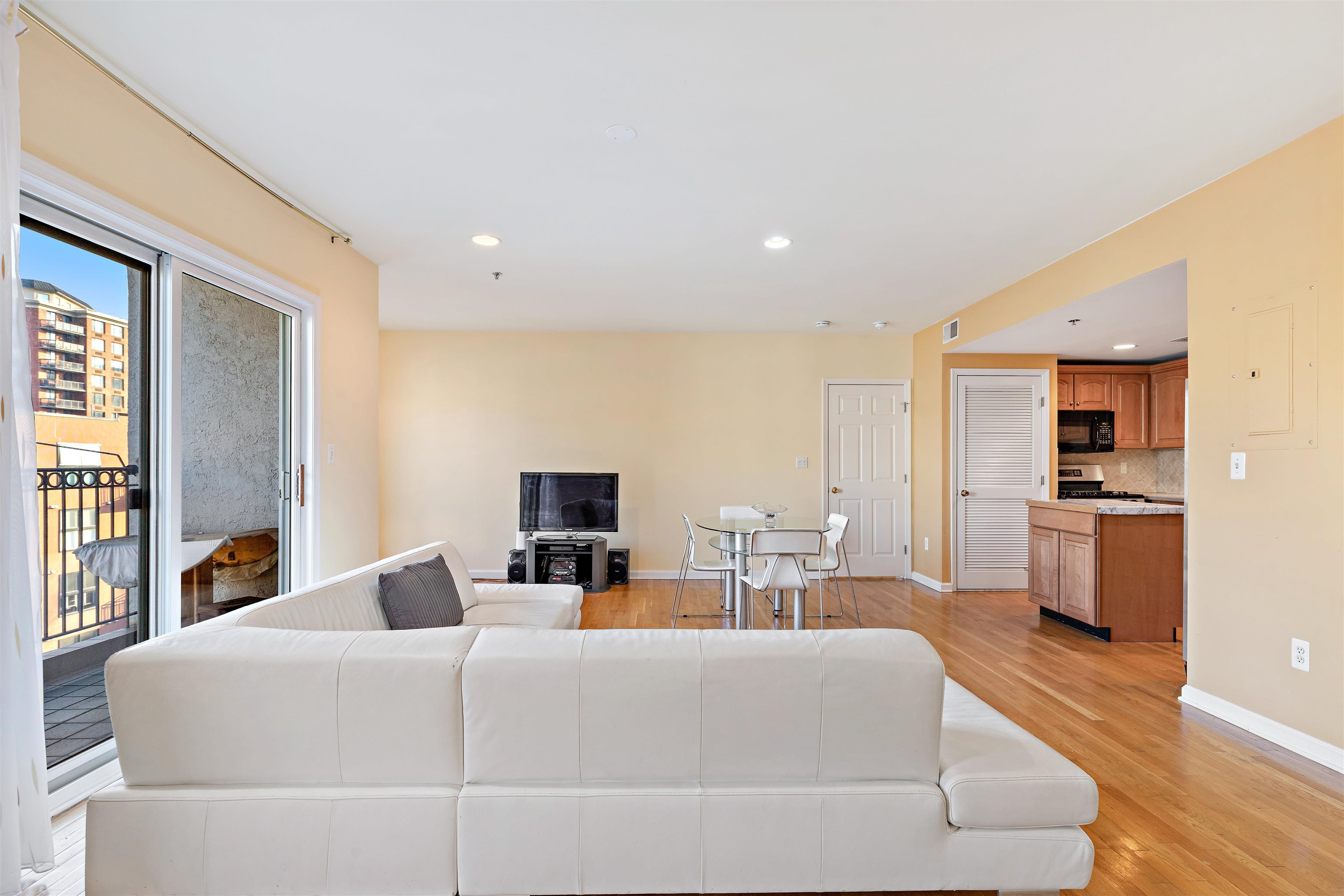 77 JEFFERSON ST Unit: 8