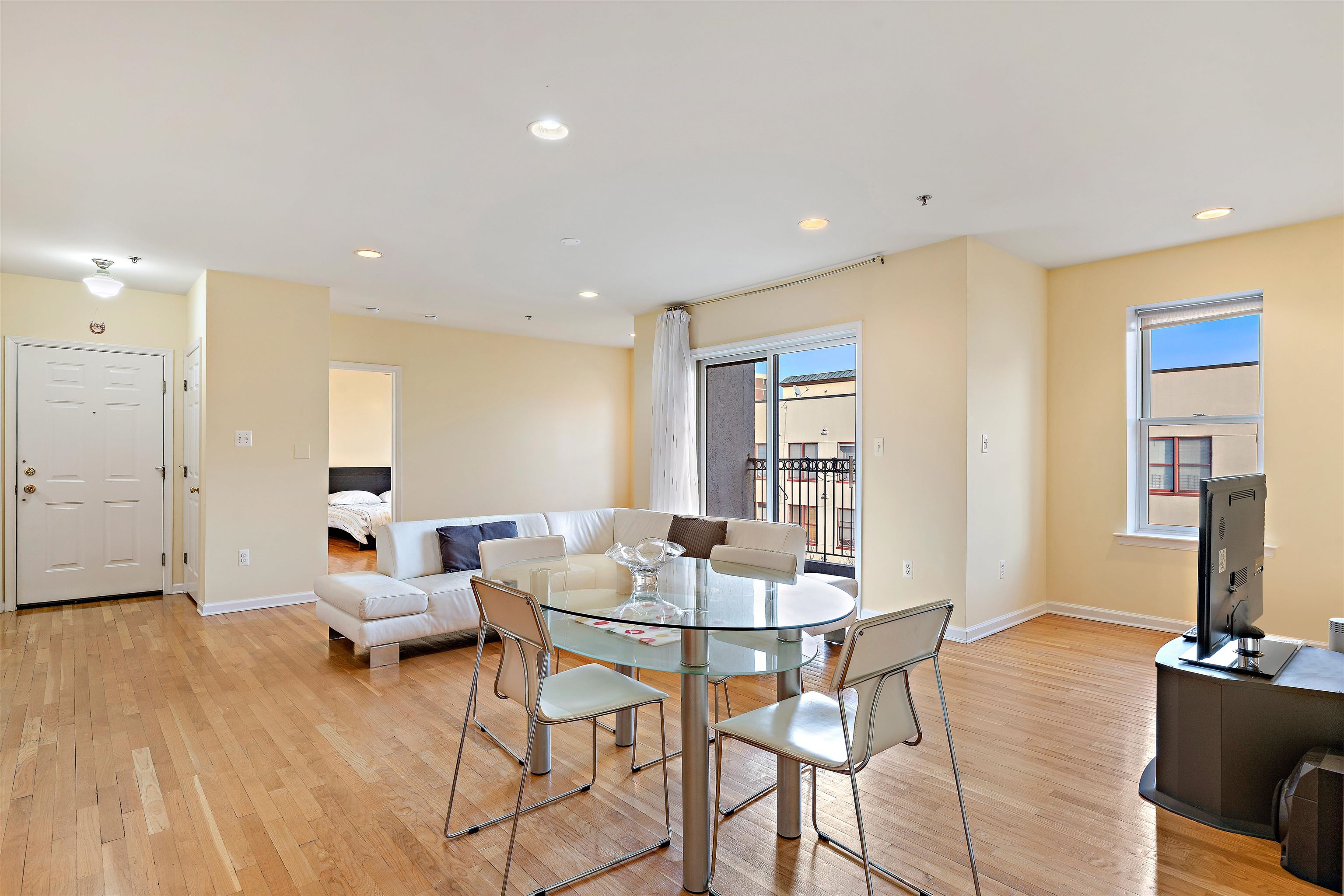 77 JEFFERSON ST Unit: 8