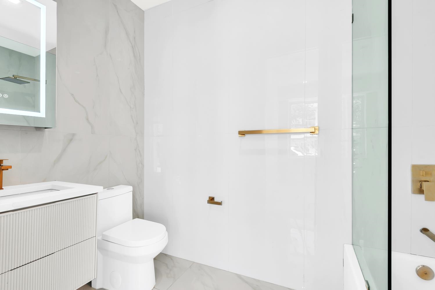 520 NEW YORK AVE Unit: 2