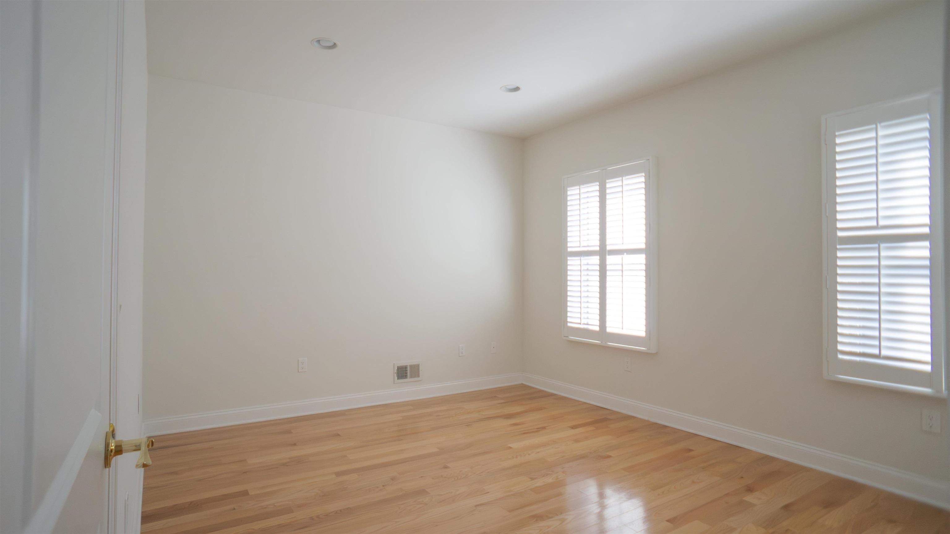 31 HACKENSACK PLANK RD Unit: 2A