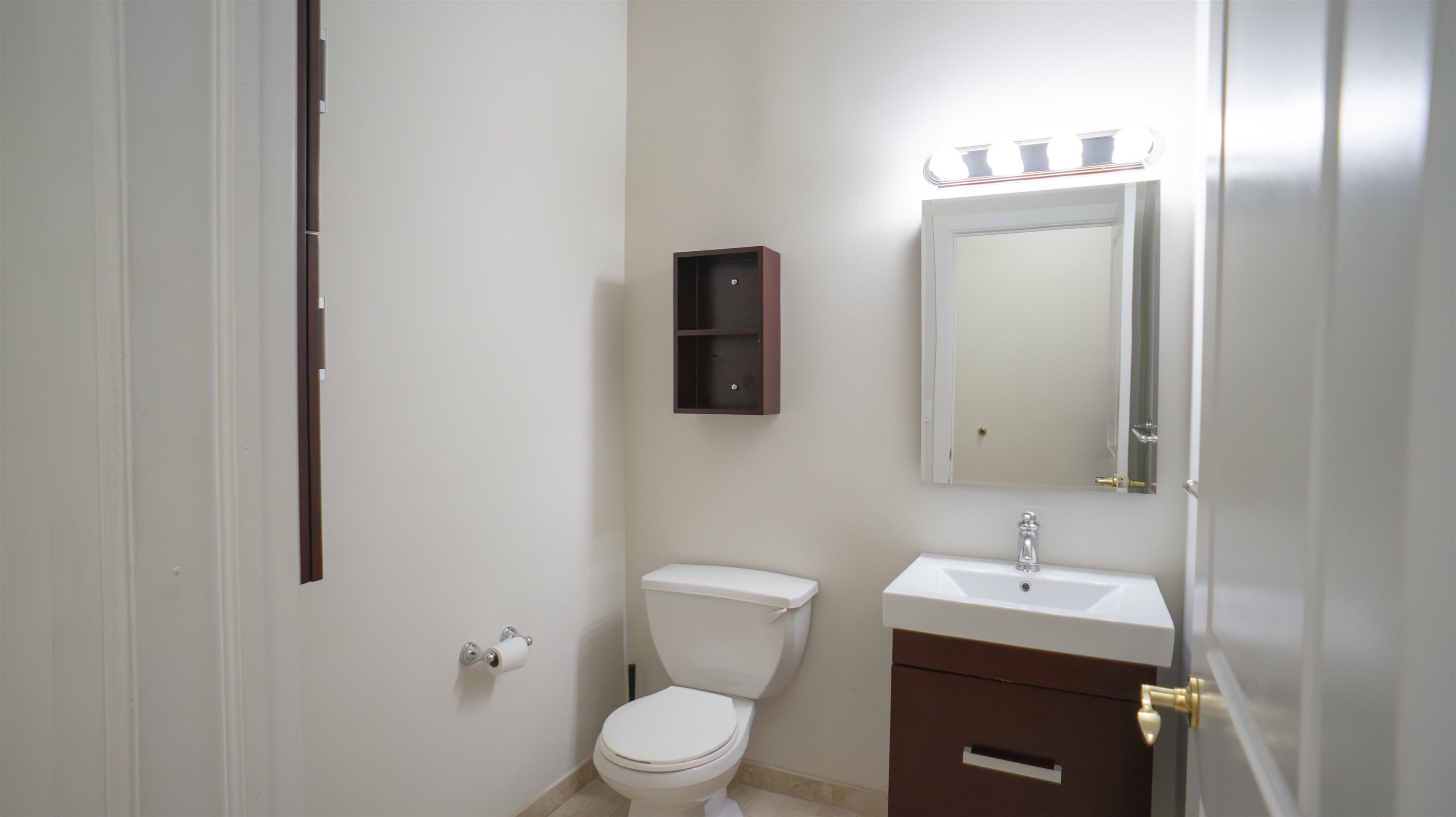 31 HACKENSACK PLANK RD Unit: 2A