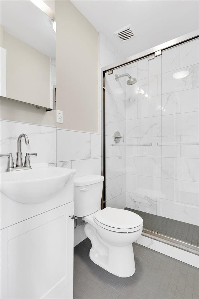 80 FULTON ST Unit: 2