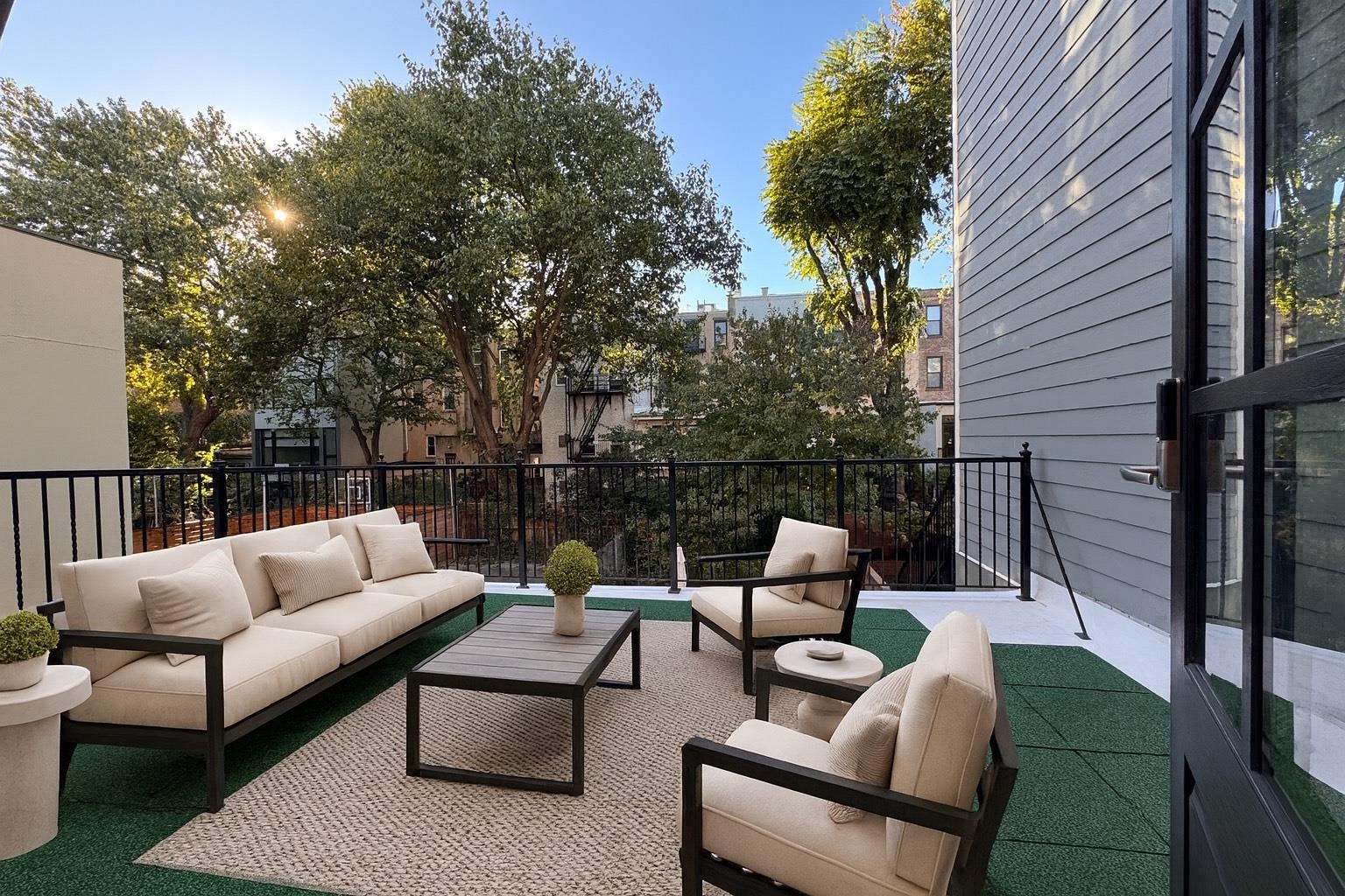 1028 BLOOMFIELD ST Unit: 2