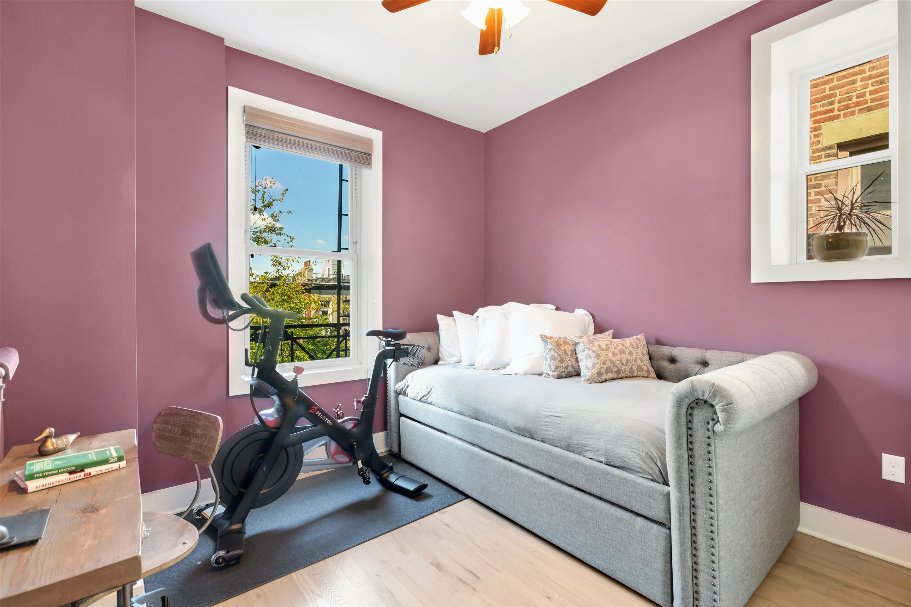 1112 HUDSON ST Unit: 5R