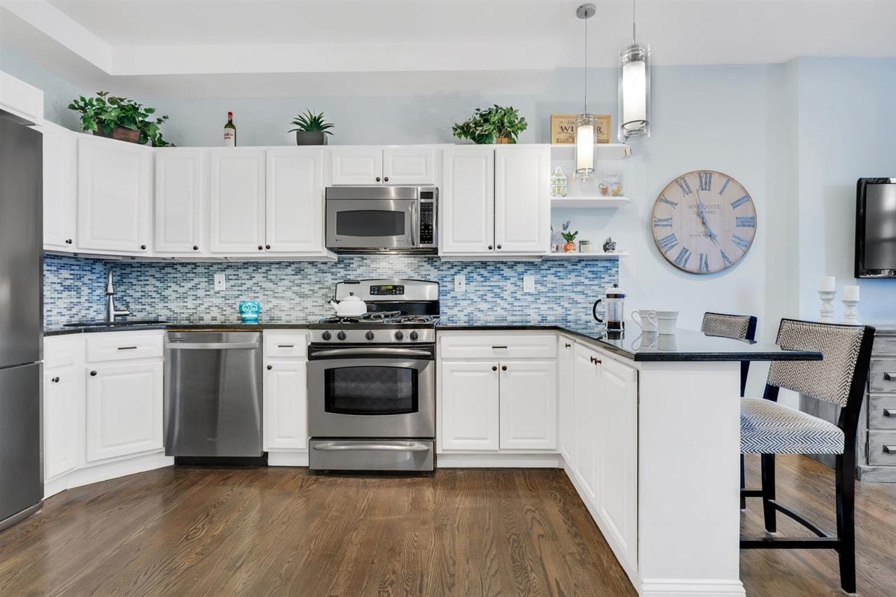 1107 WASHINGTON ST Unit: 6